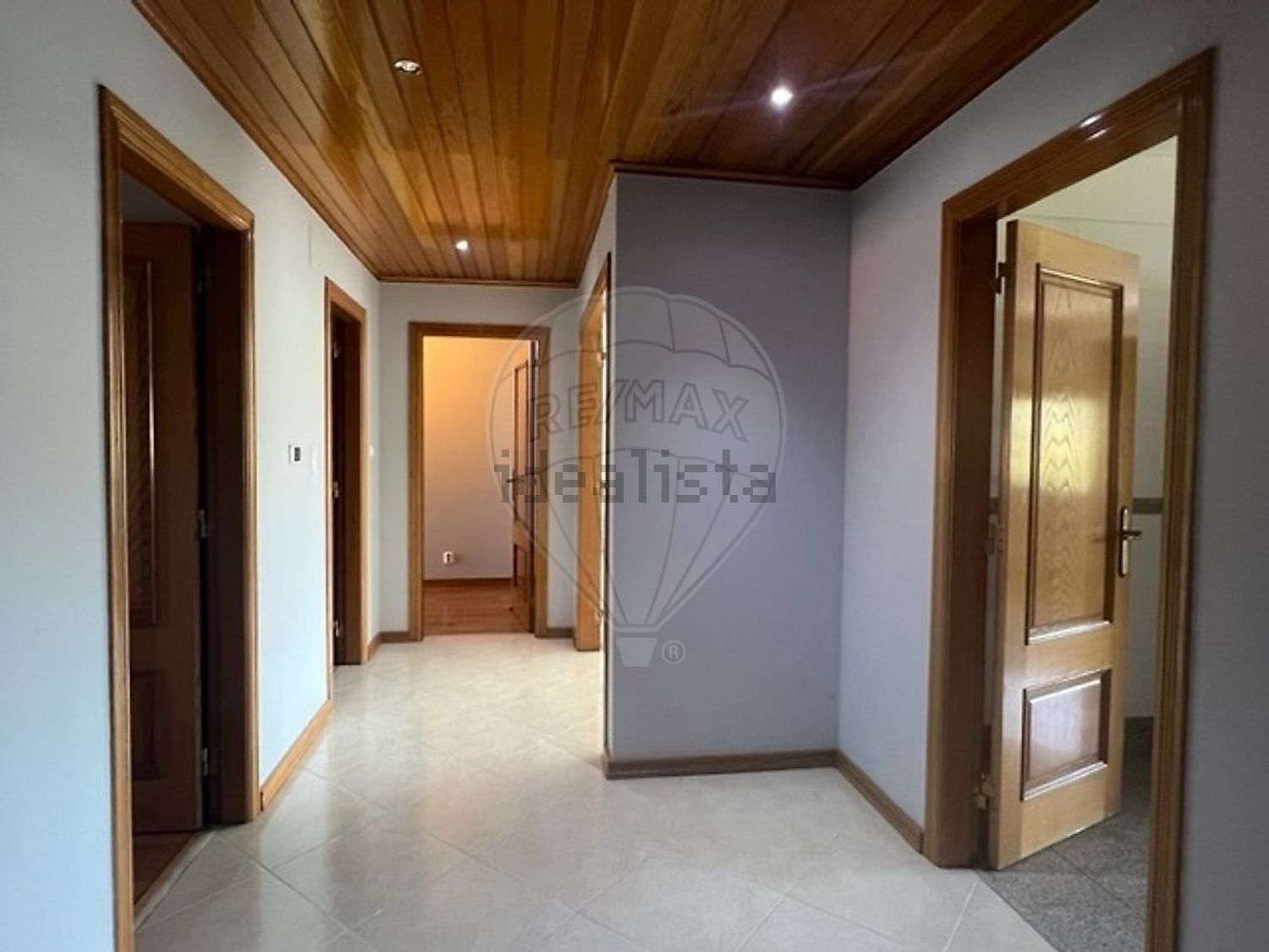 公寓 t3出售在Póvoa de Santo Adrião e Olival Basto - 过道