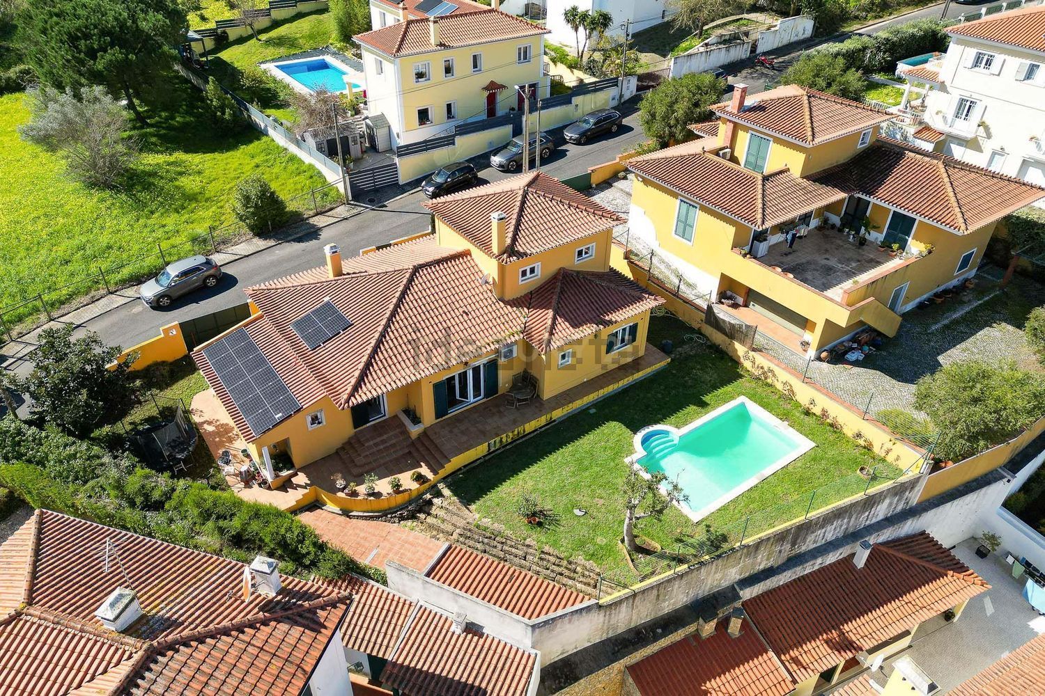 小楼房或独栋别墅出售在Rua da Encosta de São Silvestre, 21 - 游泳池