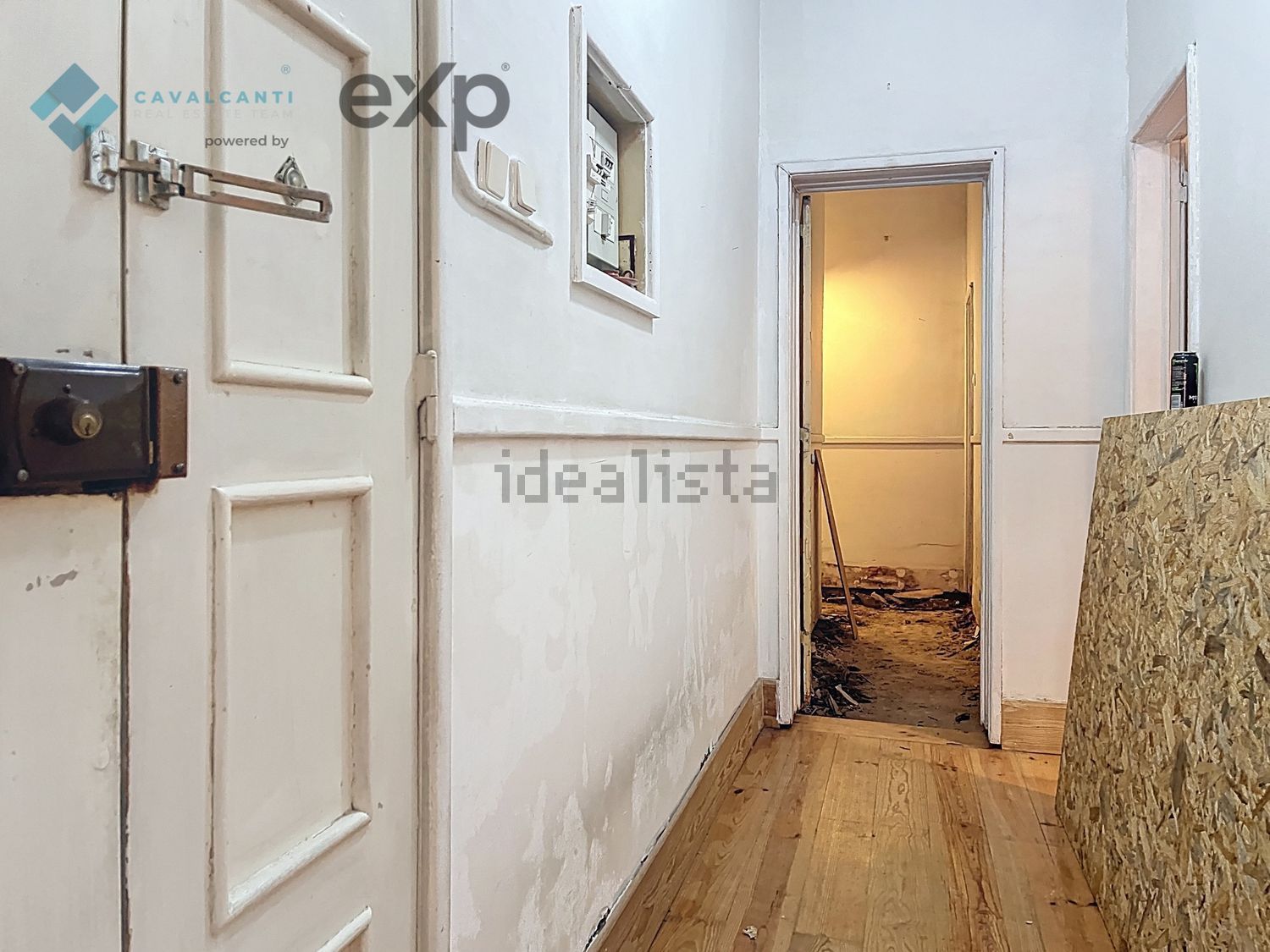 公寓 t3出售在Rua Barão de Sabrosa s/n - 过道