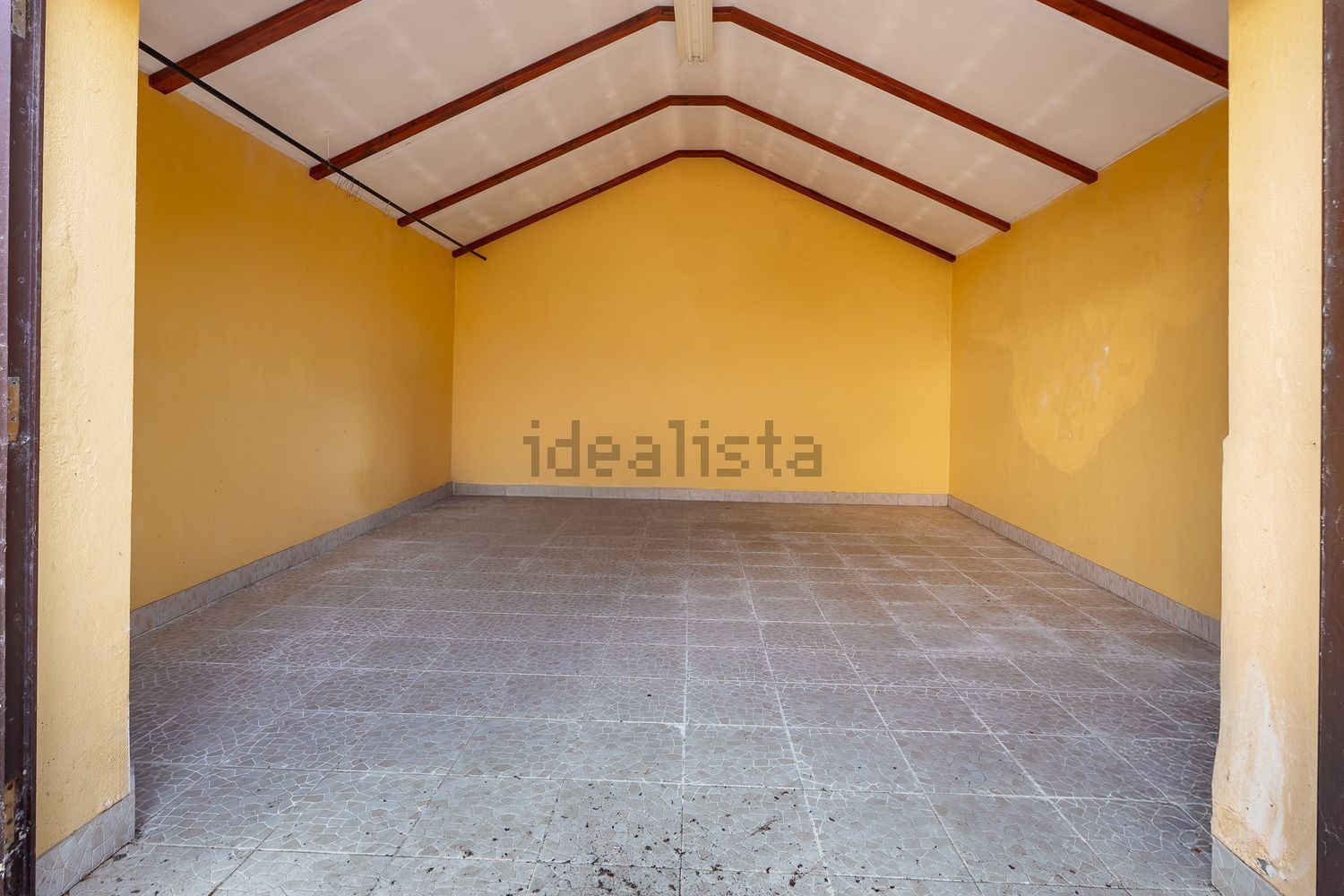 小楼房或独栋别墅出售在Rua Pintor Manuel da Silva - 停车位