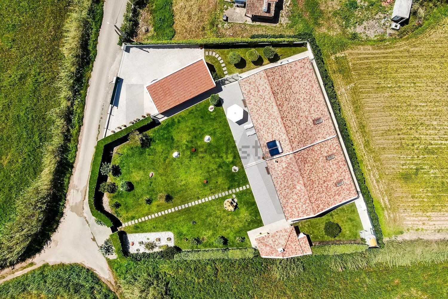 小楼房或独栋别墅出售在Rua de Cambelas - 照片