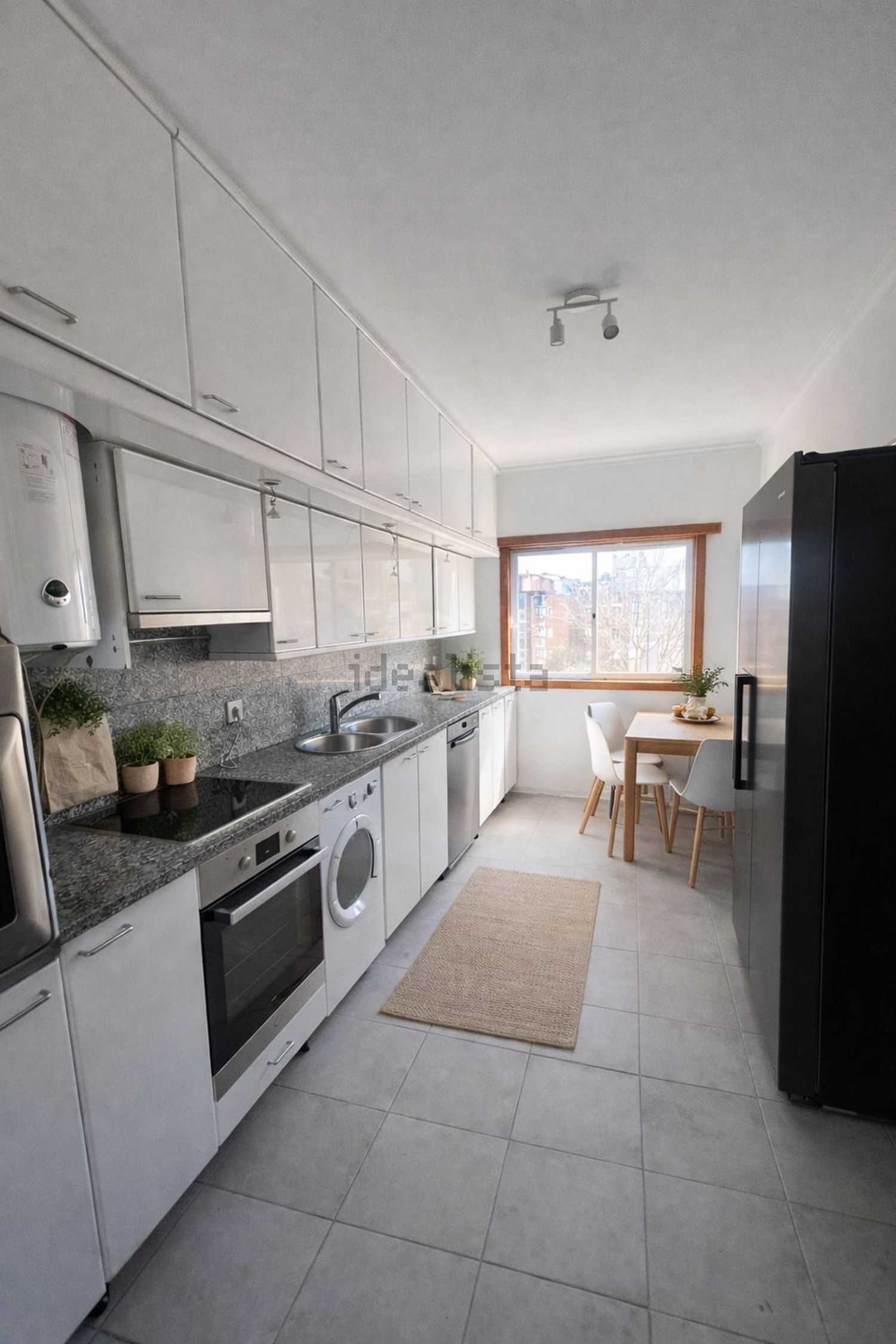 出租房间在Rua Pires Antunes, 17 - 厨房