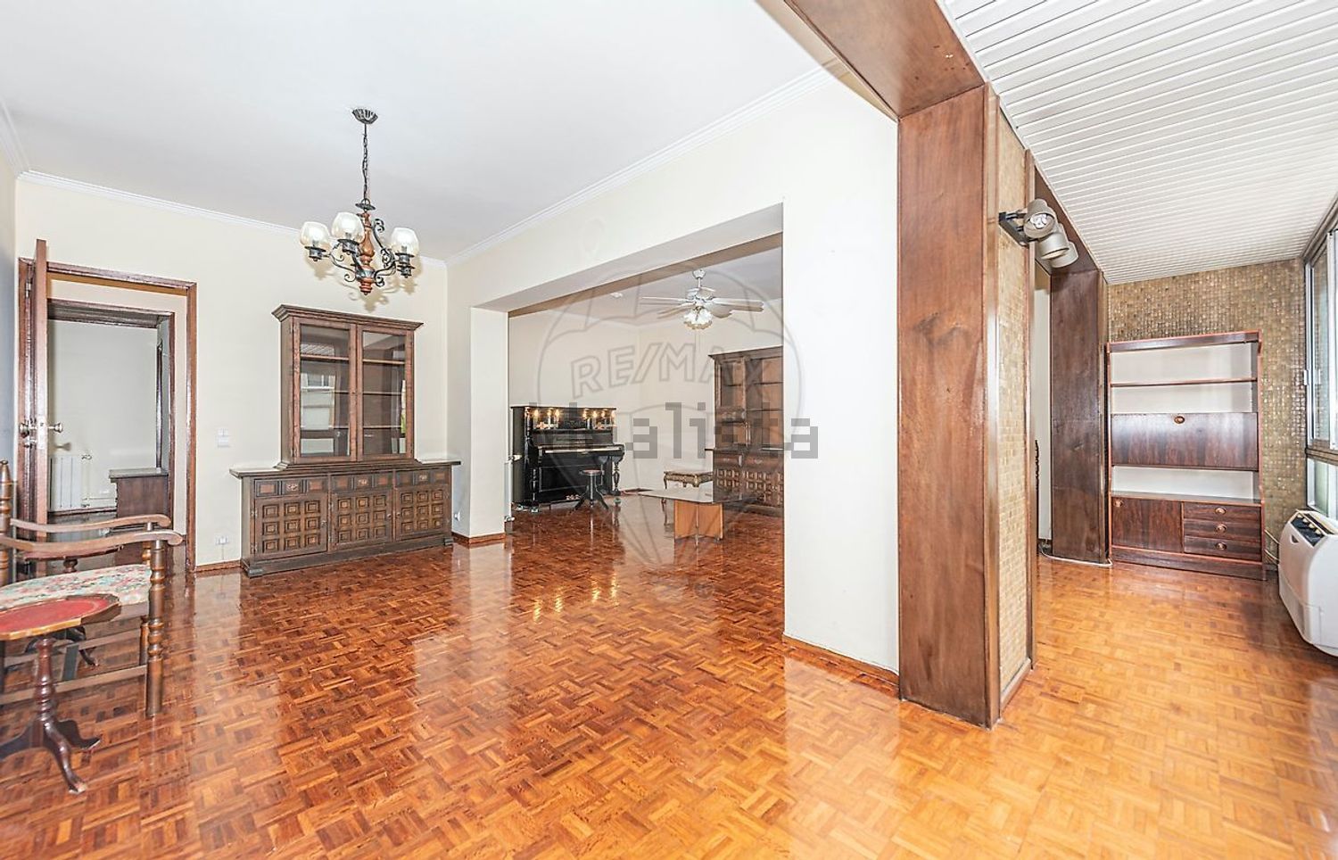 公寓 t3出售在Rua Júlio Dinis - 客厅