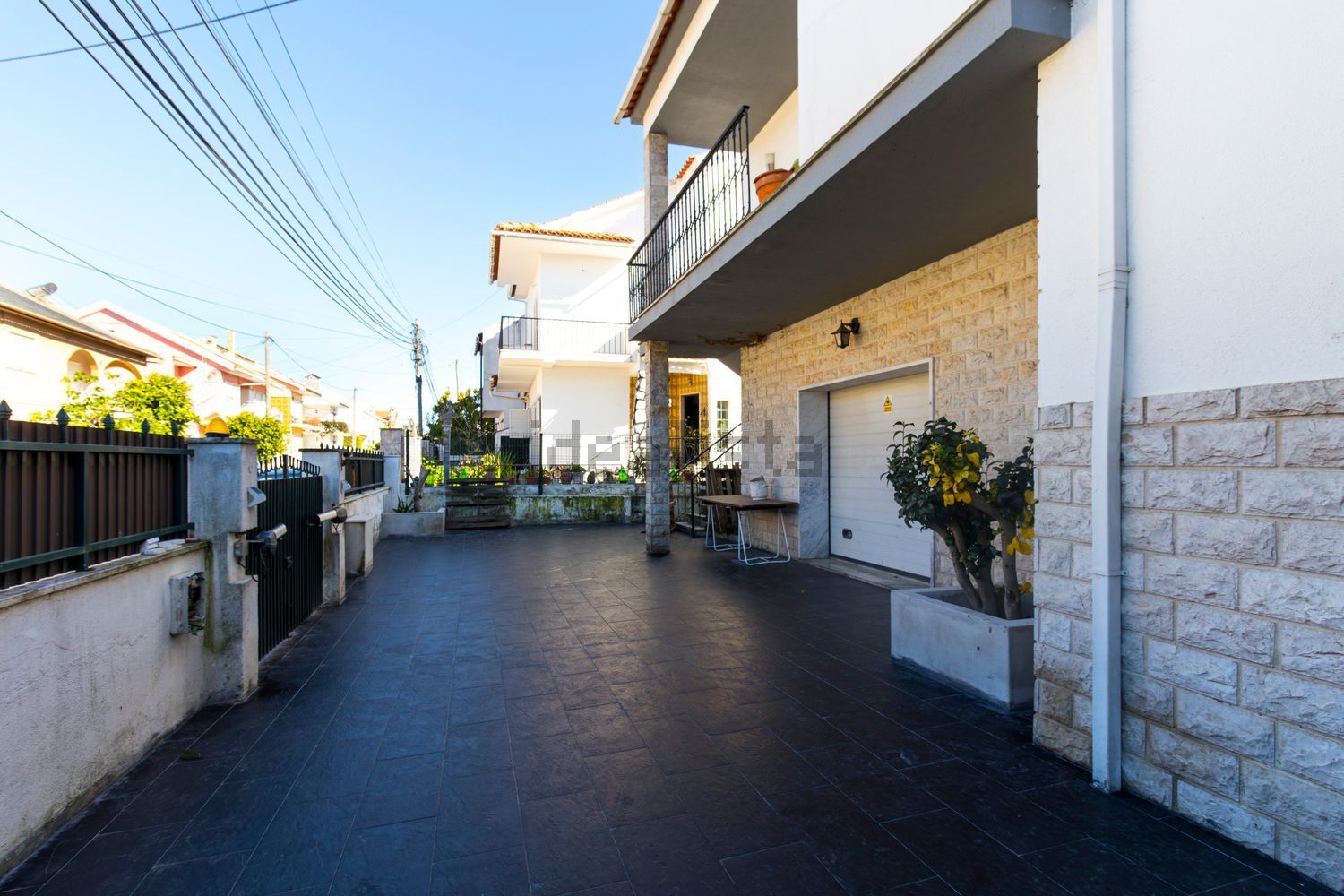 双拼别墅出售在Rua António Sérgio - 外立面