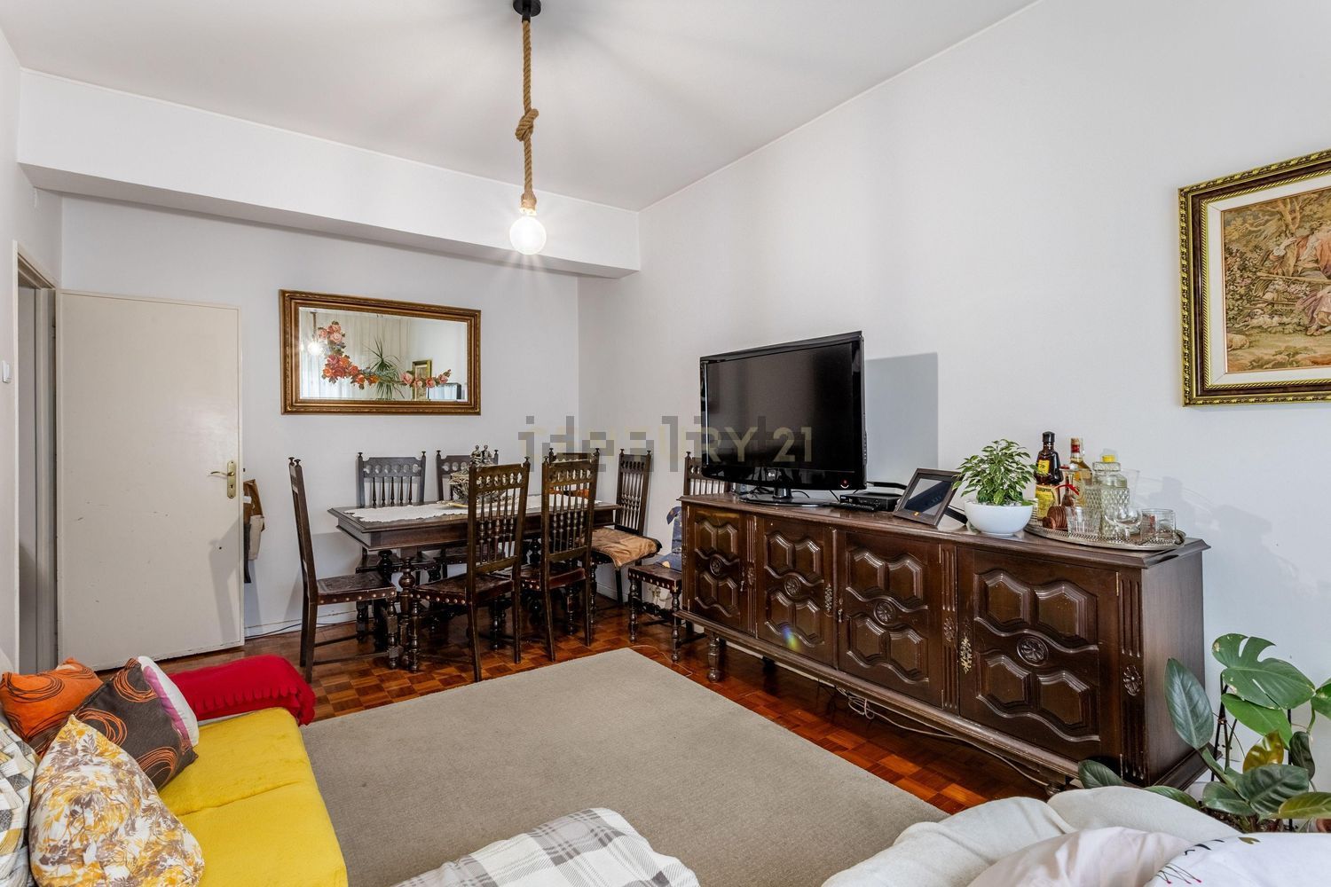 公寓 t3出售在Rua Viana da Mota, 12 - 客厅