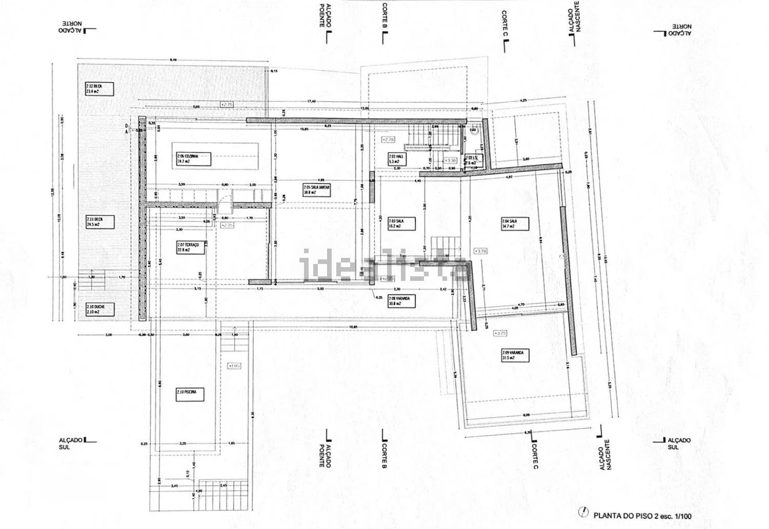 小楼房或独栋别墅出售在Avenida Marechal Carmona, 631 - 平面图