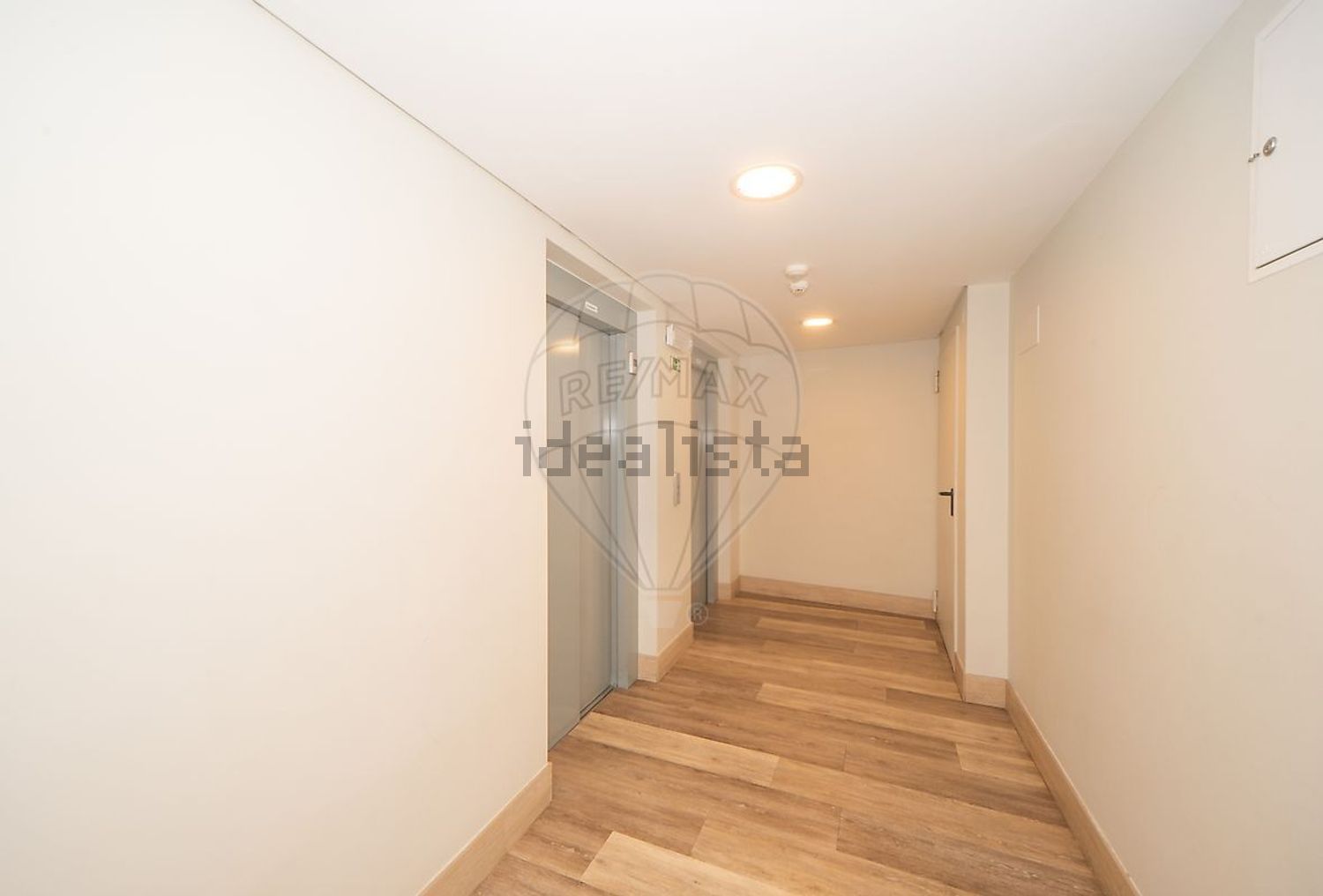 公寓 t3出售在Rua de São Bernardo, 34 a - 过道