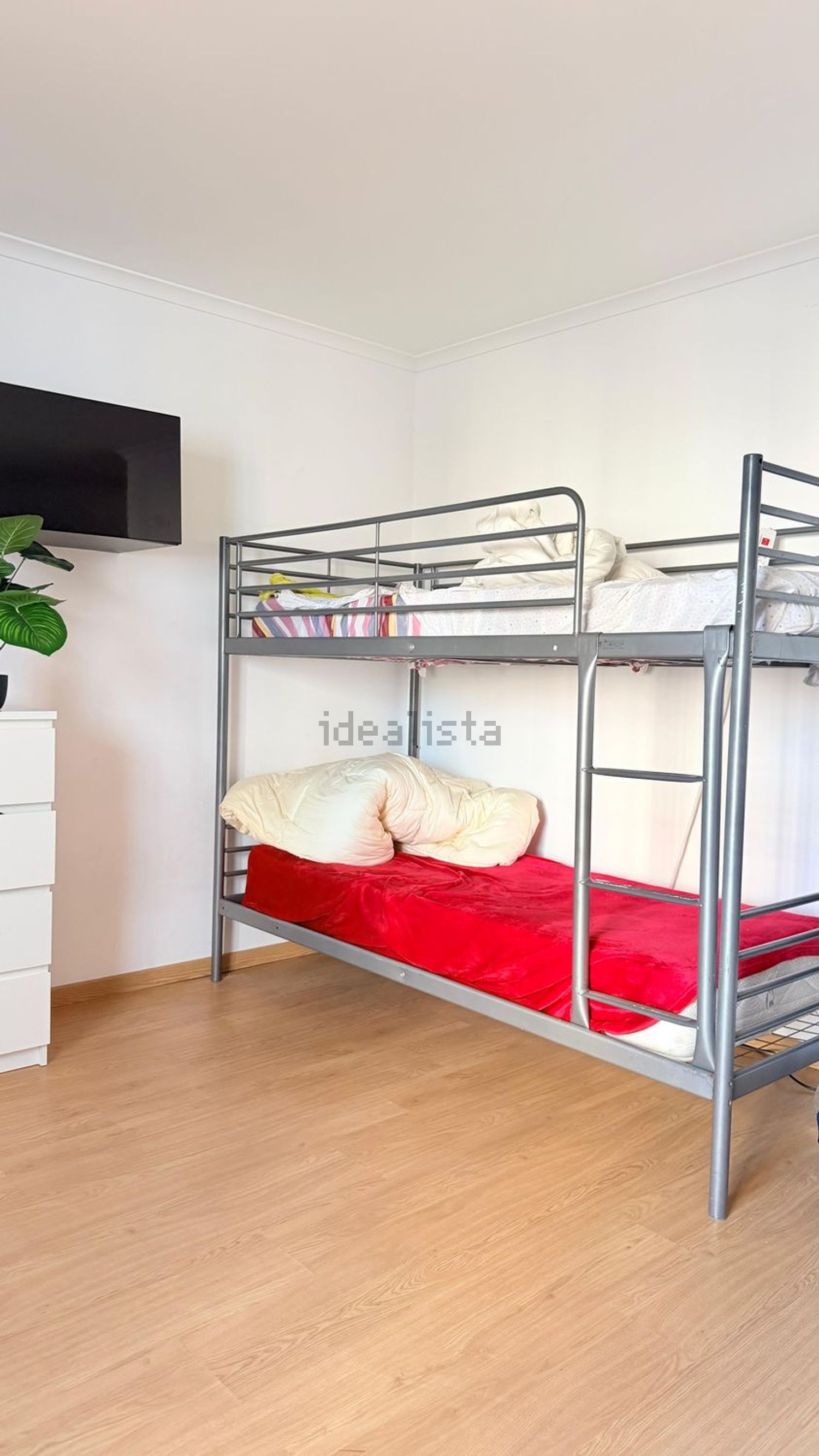 出租房间在Rua Professor Doutor Bissaya Barreto, 7 - 卧室