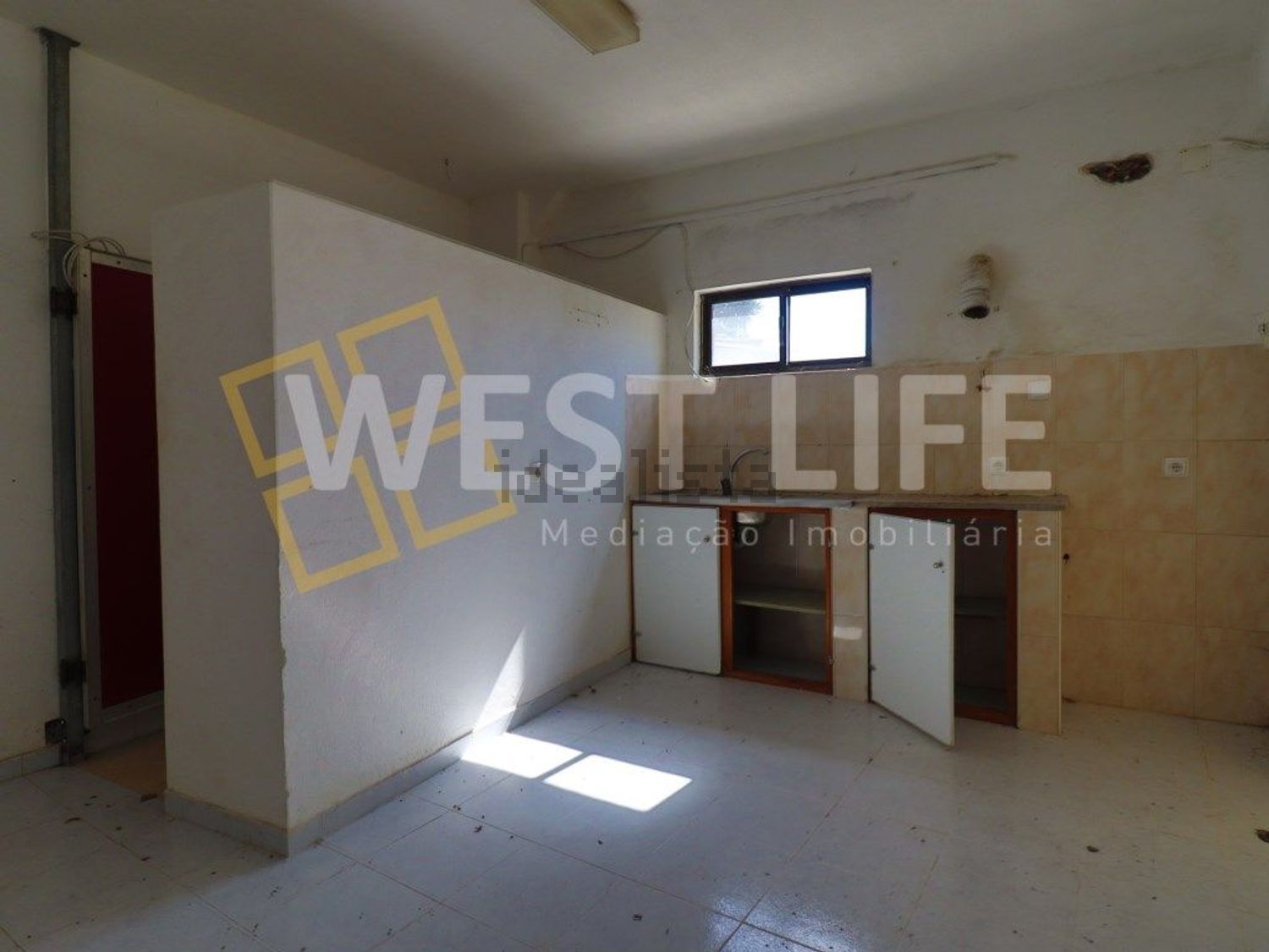 小楼房或独栋别墅出售在Venda do Pinheiro e Santo Estêvão das Galés - 厨房