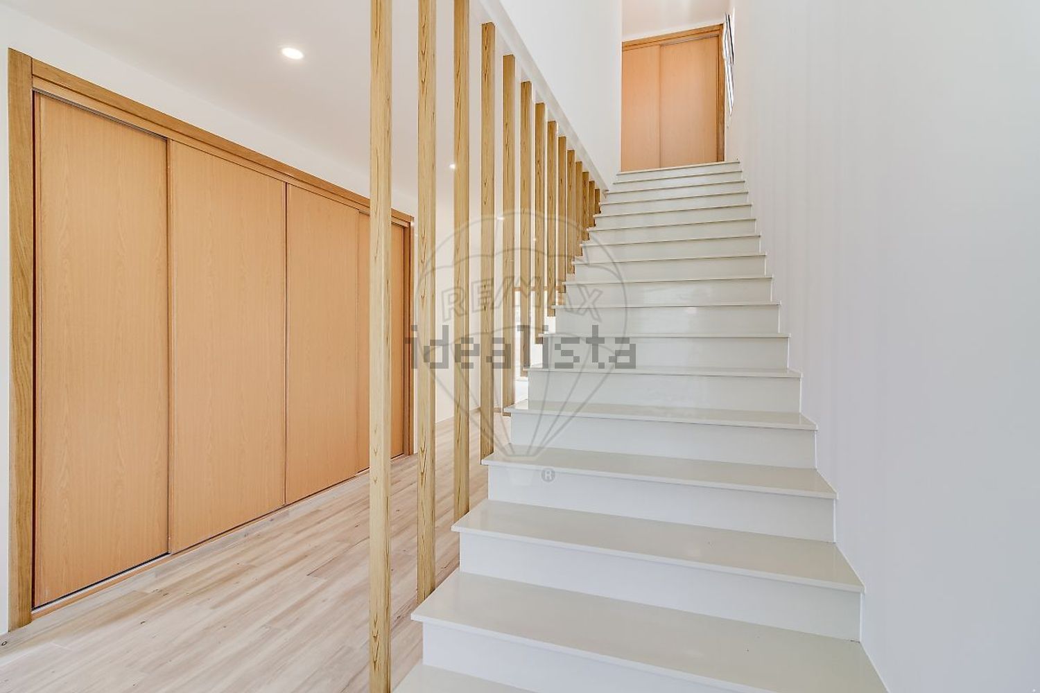 小楼房或独栋别墅出售在Rua da Cabine - 详情