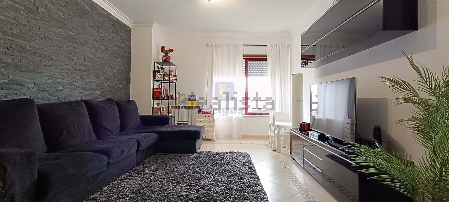 公寓 t2出售在Ramada e Caneças - 客厅