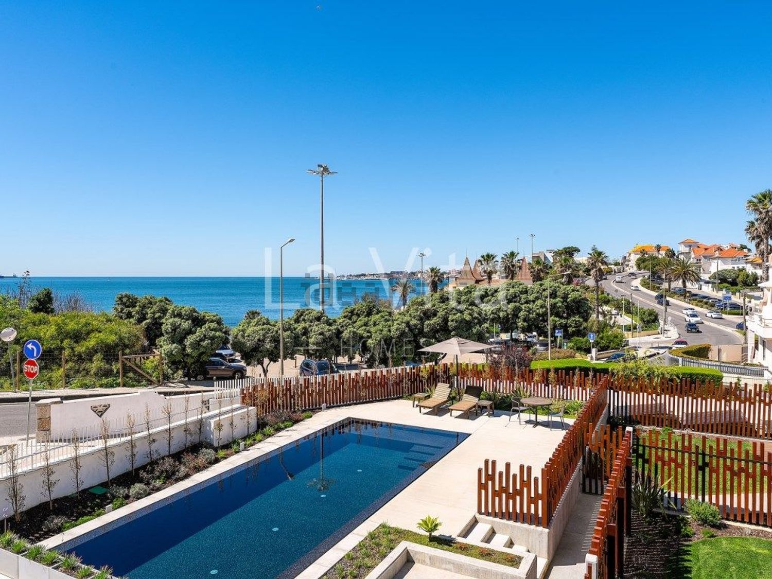 双拼别墅出售在Avenida Marginal - 游泳池