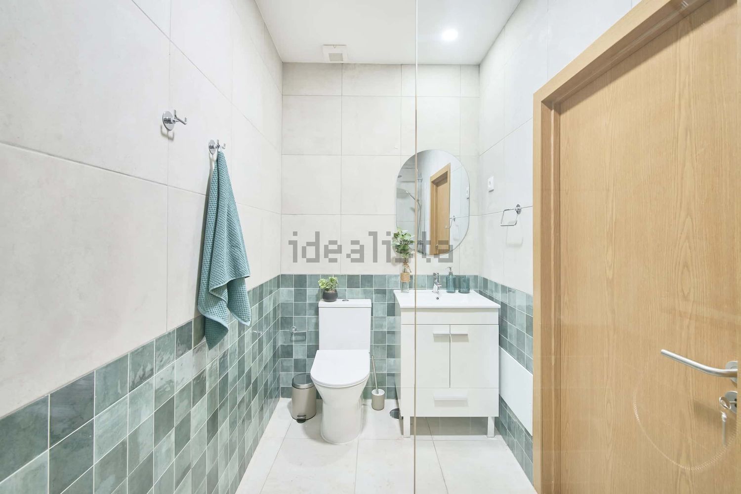 出租房间在Largo Vitorino Damásio, 2 - 卫生间