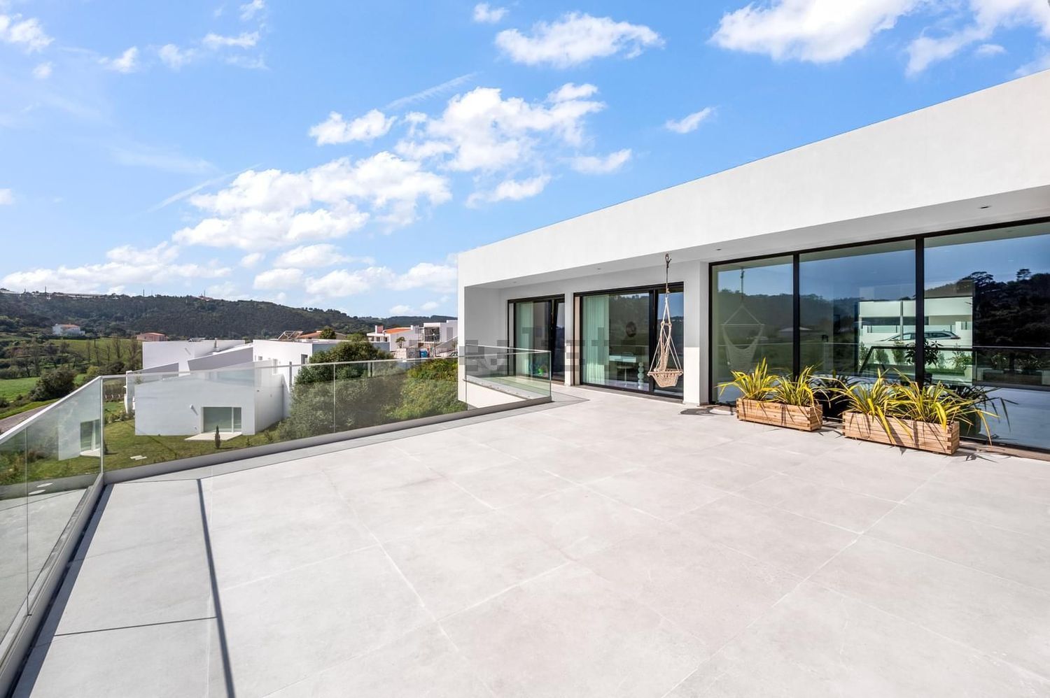 小楼房或独栋别墅出售在Rua das Lombas - 外立面