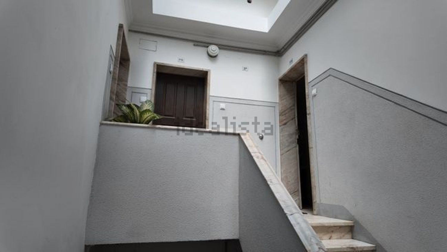 公寓 t2出售在Rua Doutor Mascarenhas de Melo - 楼梯