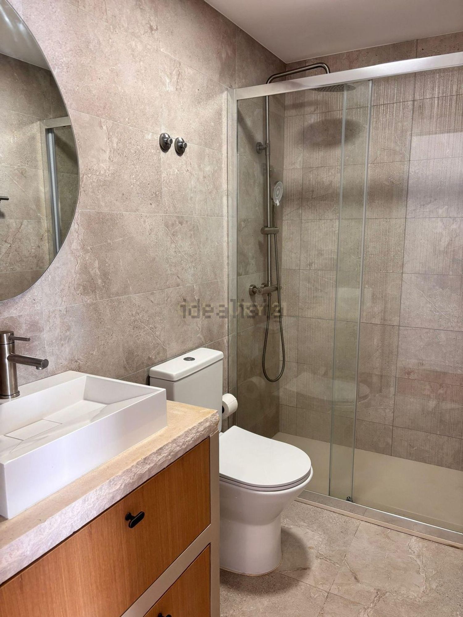 出租公寓 t2在Praceta Fernandes de Sá, 30 - 卫生间