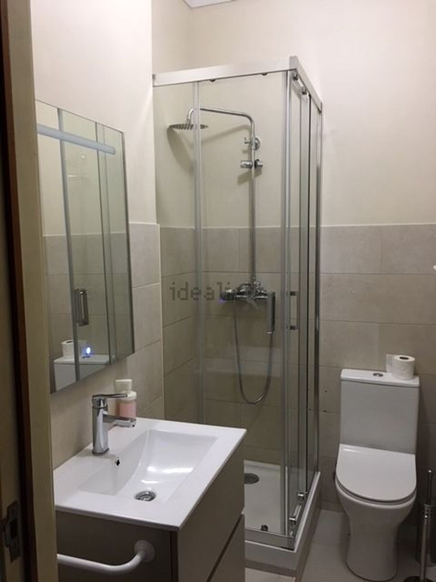 出租房间在Rua Conselheiro José Silvestre Ribeiro, 8 - 卫生间