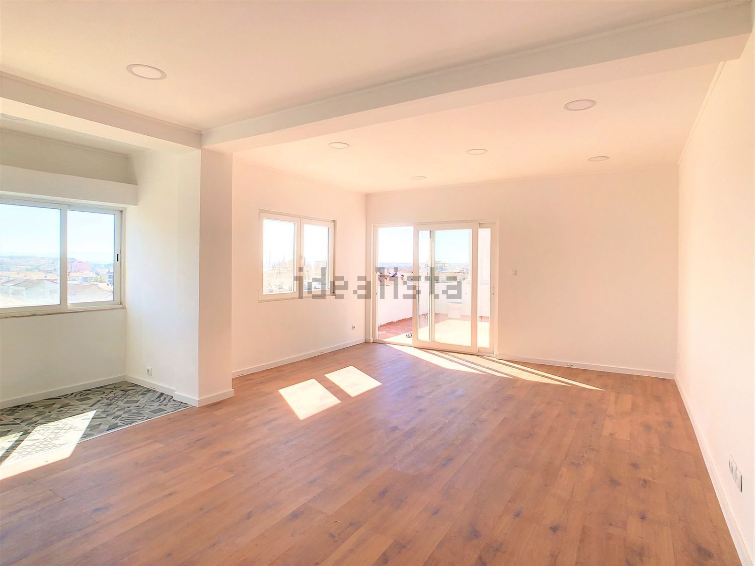 顶层公寓出售在Rua Doutor Manuel Pacheco Nobre, 107 - 客厅