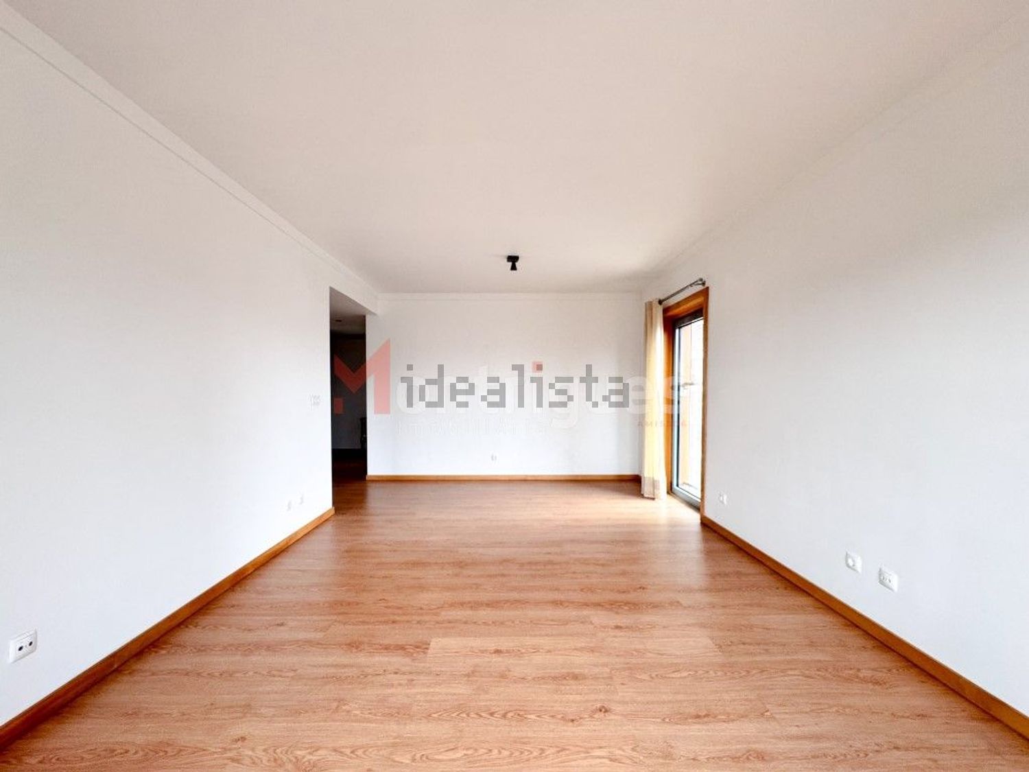 出租公寓 t1在Avenida Dom João II - 客厅