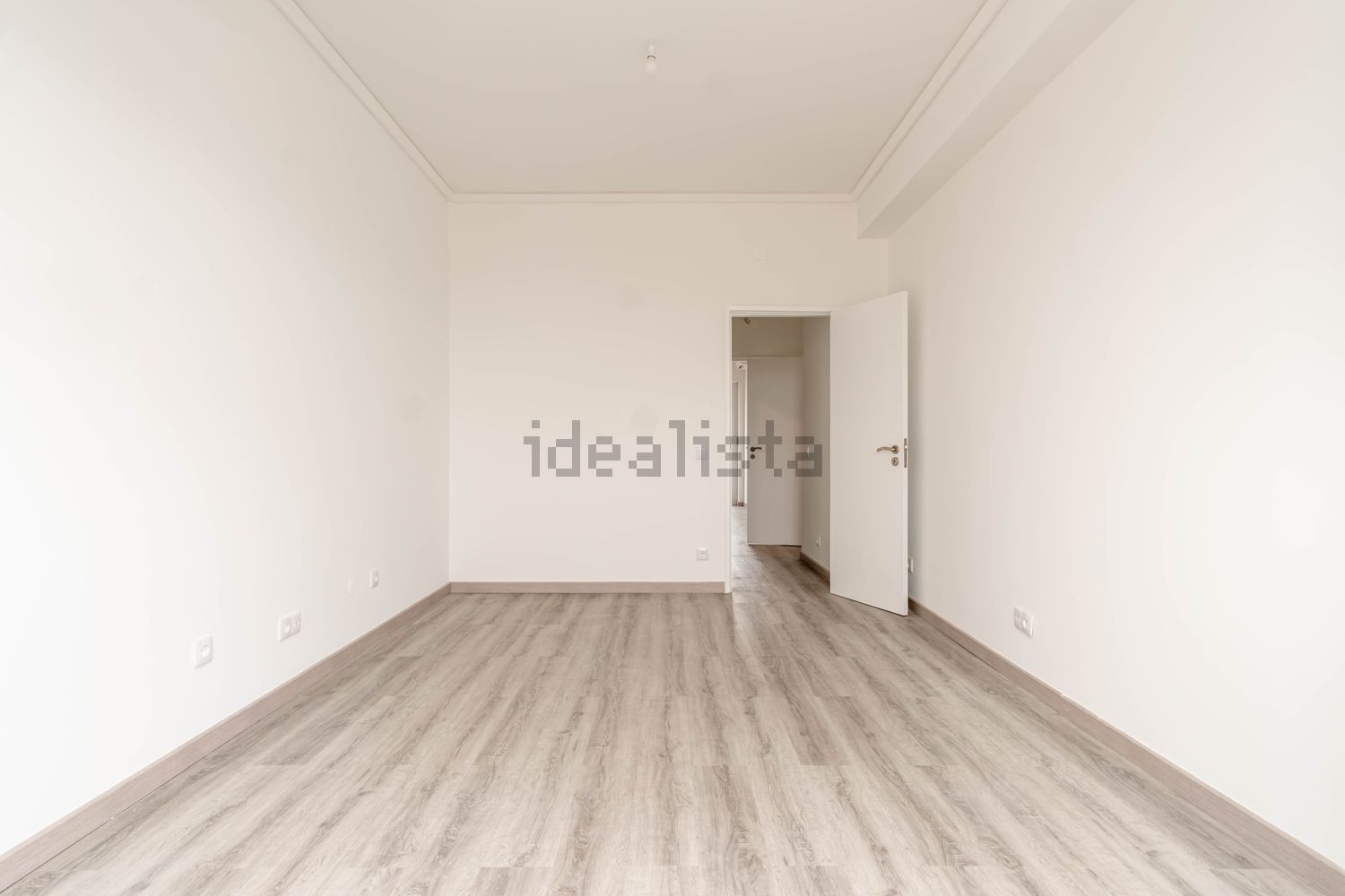 公寓 t3出售在Praça Rainha Santa - 居住