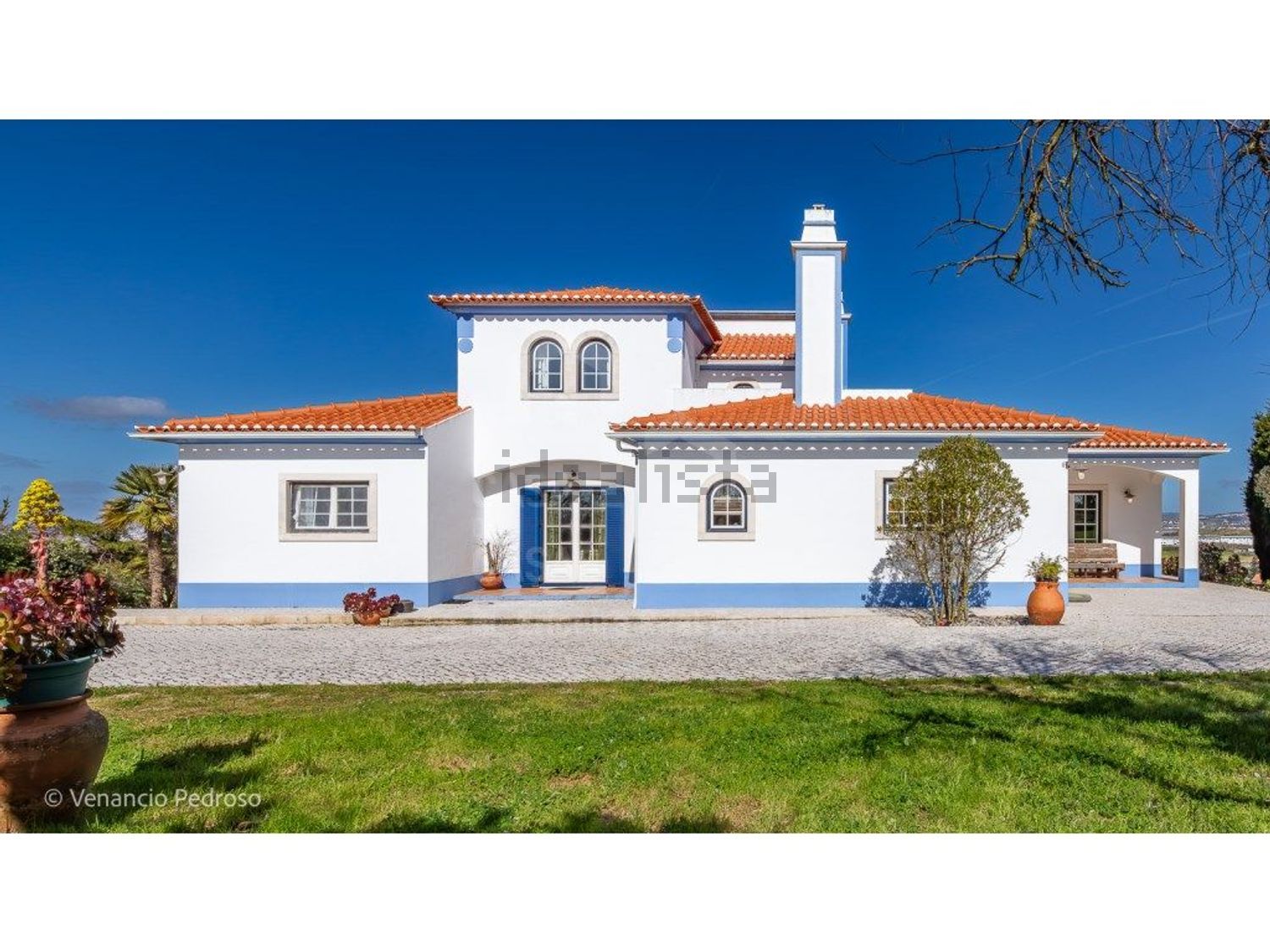 小楼房或独栋别墅出售在Encarnação - 外立面