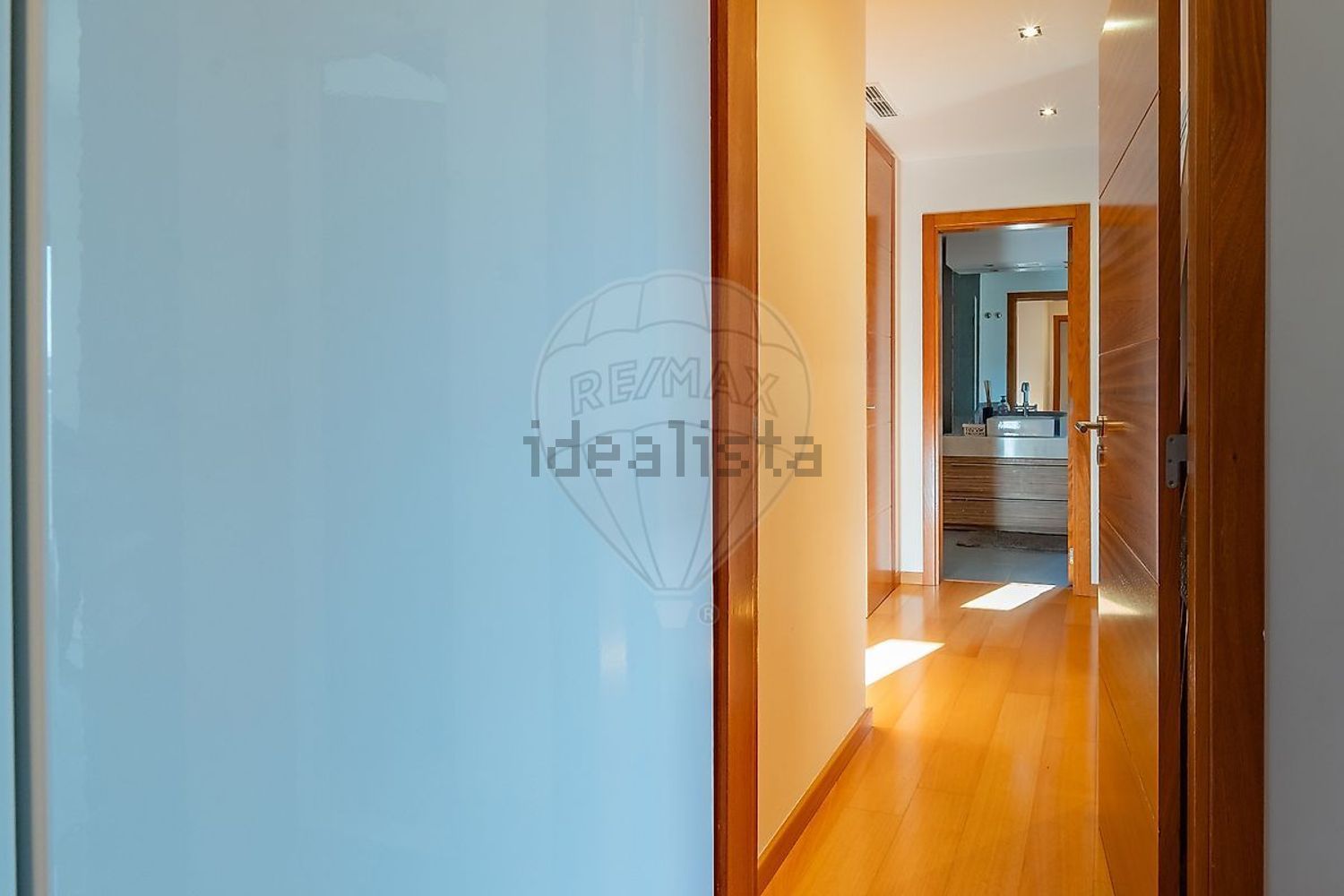 公寓 t3出售在Rua Manuel Teixeira Gomes - 过道