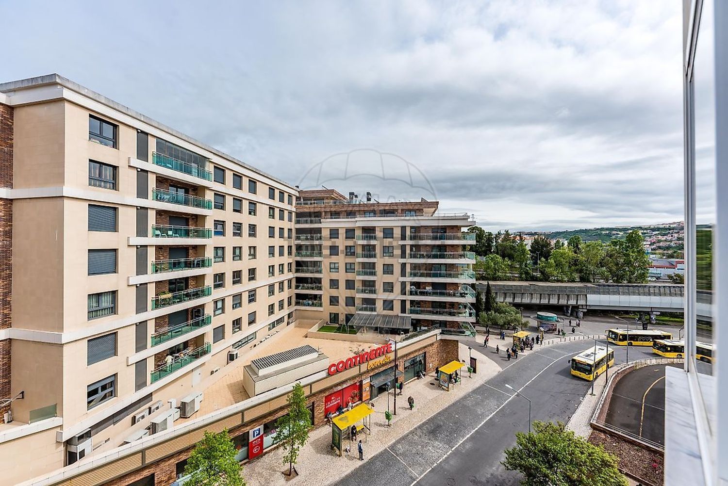 公寓 t2出售在Rua Almeida Garrett - 视线