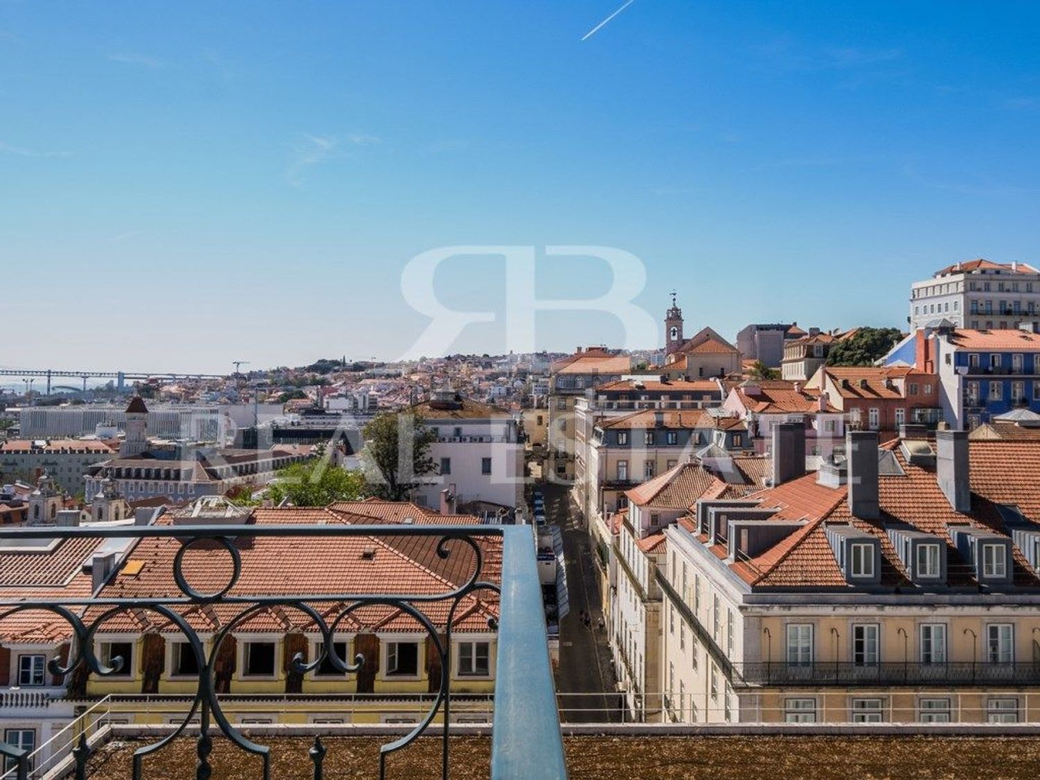 公寓 t3出售在Rua António Maria Cardoso, 11 - 照片