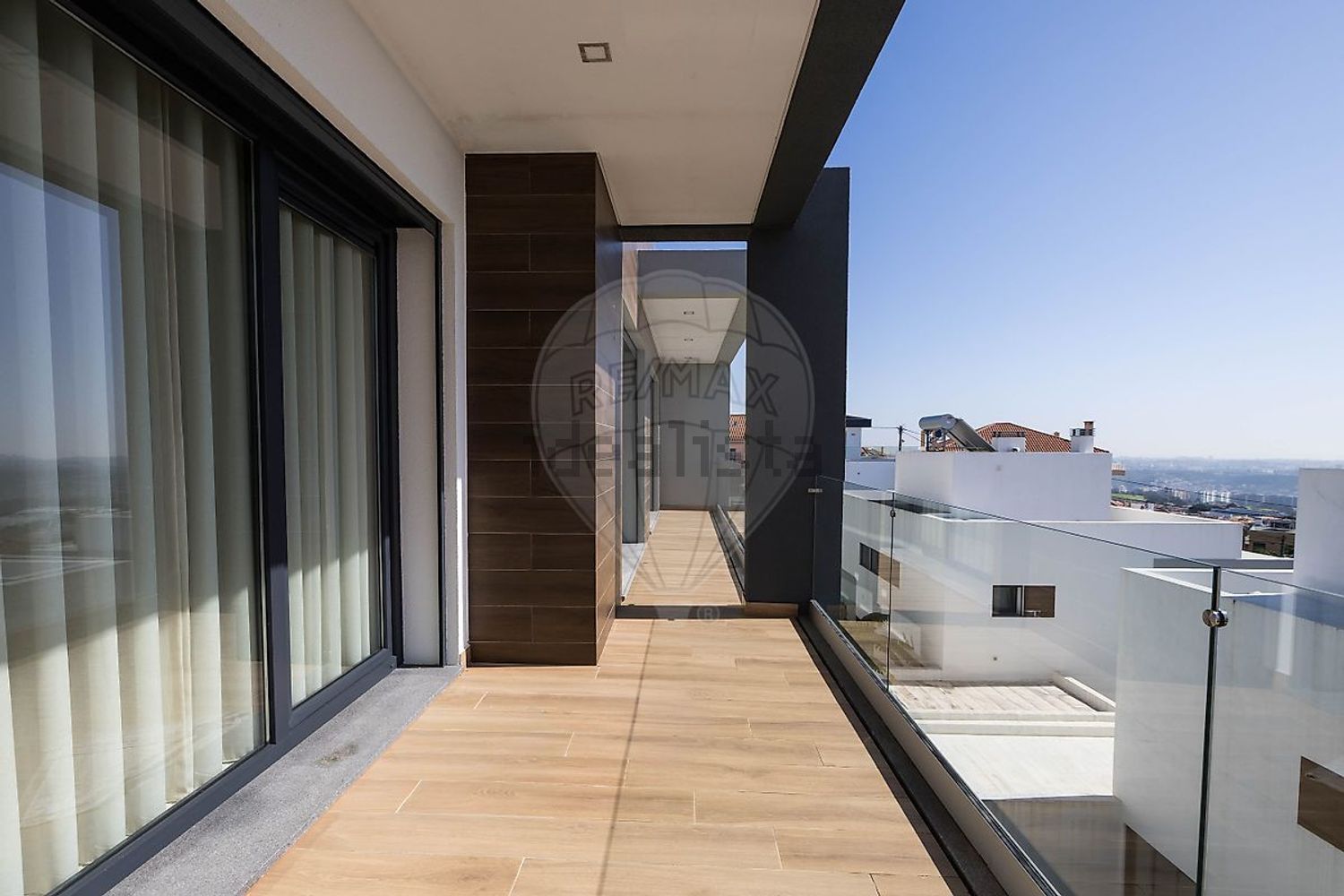 出租小楼房或独栋别墅在Rua Almeida Garrett - 阳台