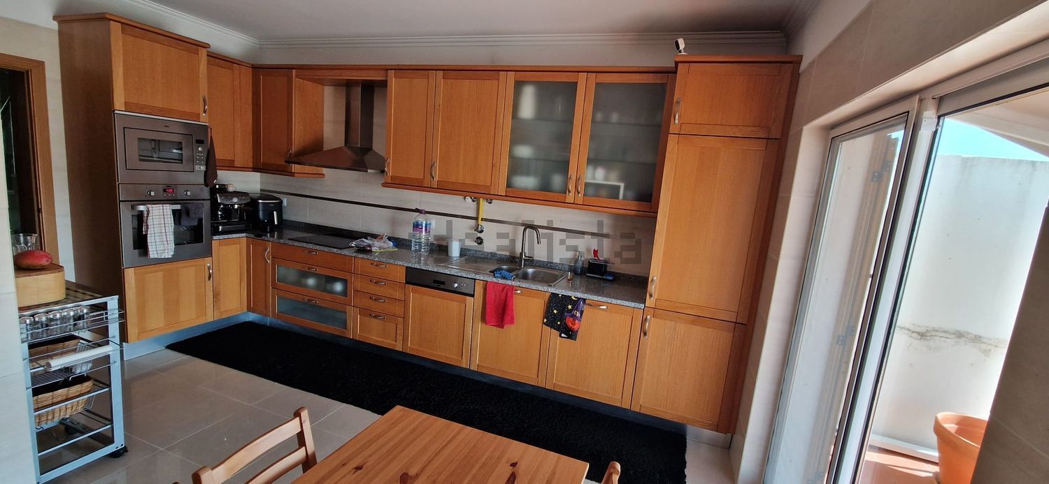 出租双拼别墅在Rua da Adega Cooperativa de Montijo, 194 - 厨房