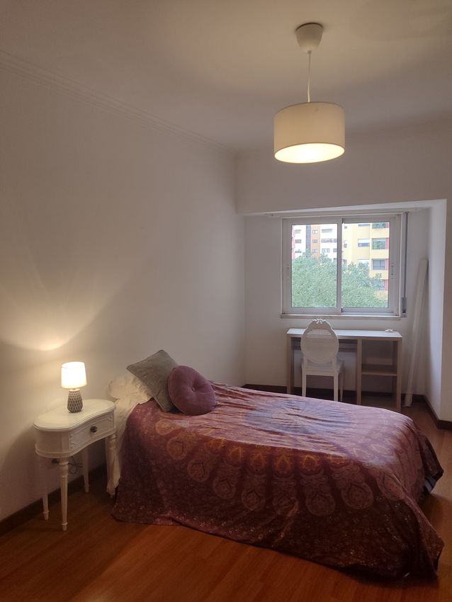 出租房间在Alameda Roentgen, 1