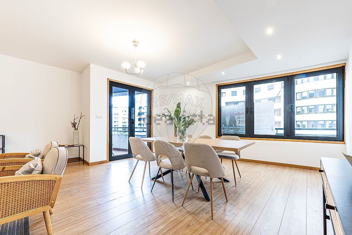 公寓 t3出售在Avenida Diogo Cão - 客厅