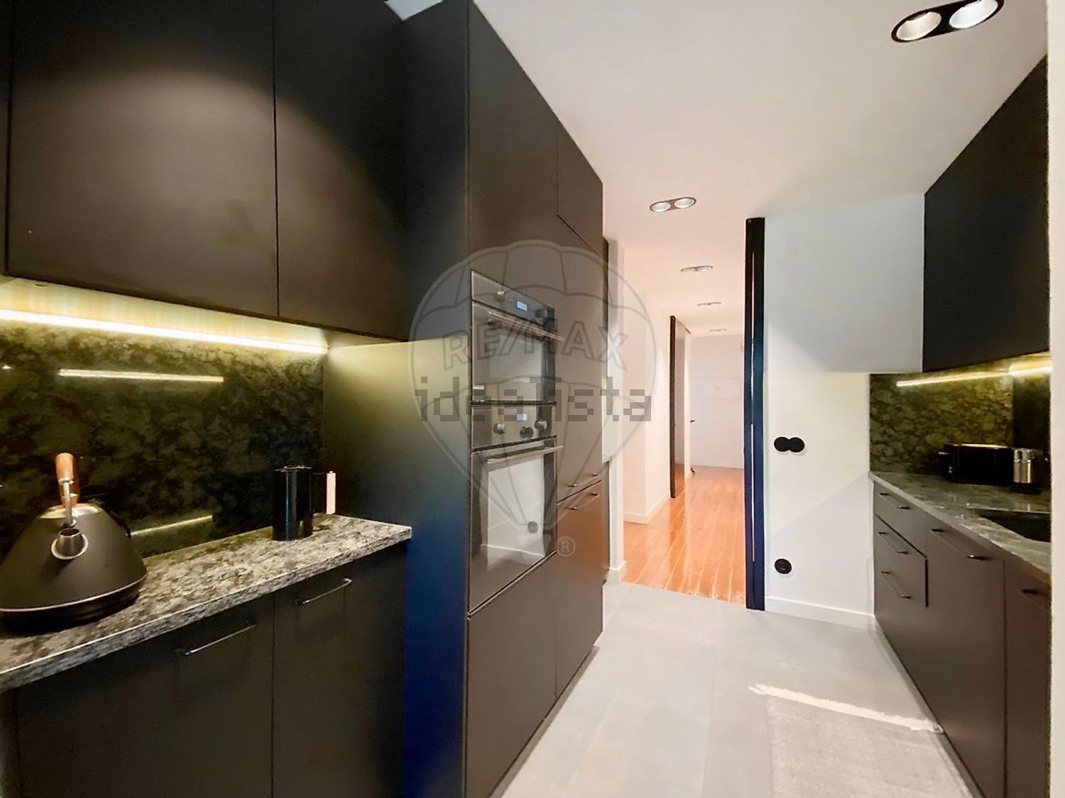 出租公寓 t1在Rua da Penha de França - 厨房