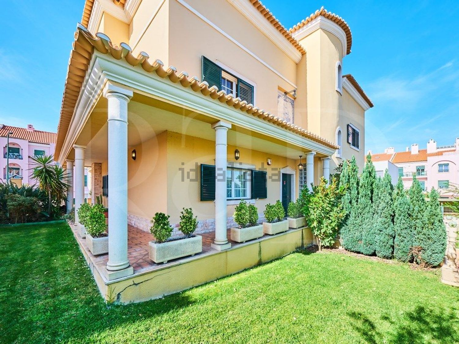 小楼房或独栋别墅出售在Rua Bartolomeu Perestelo, 189 - 外立面