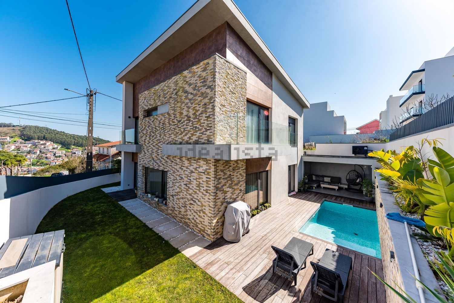 双拼别墅出售在Ramada e Caneças - 游泳池