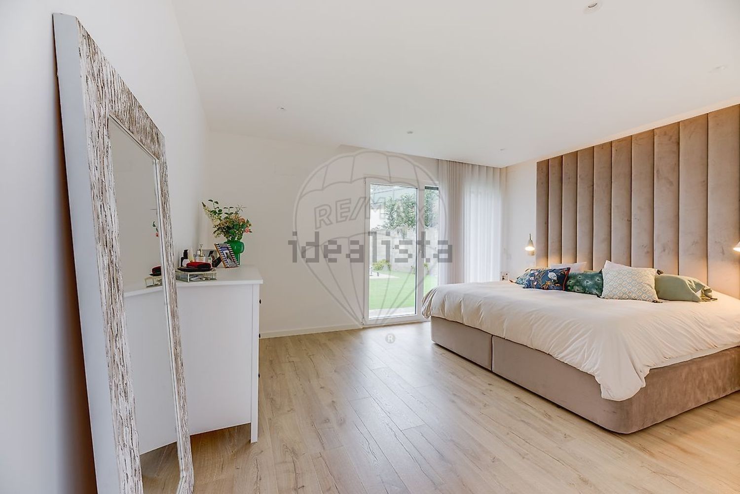 小楼房或独栋别墅出售在Rua Mato Moreira - 卧室