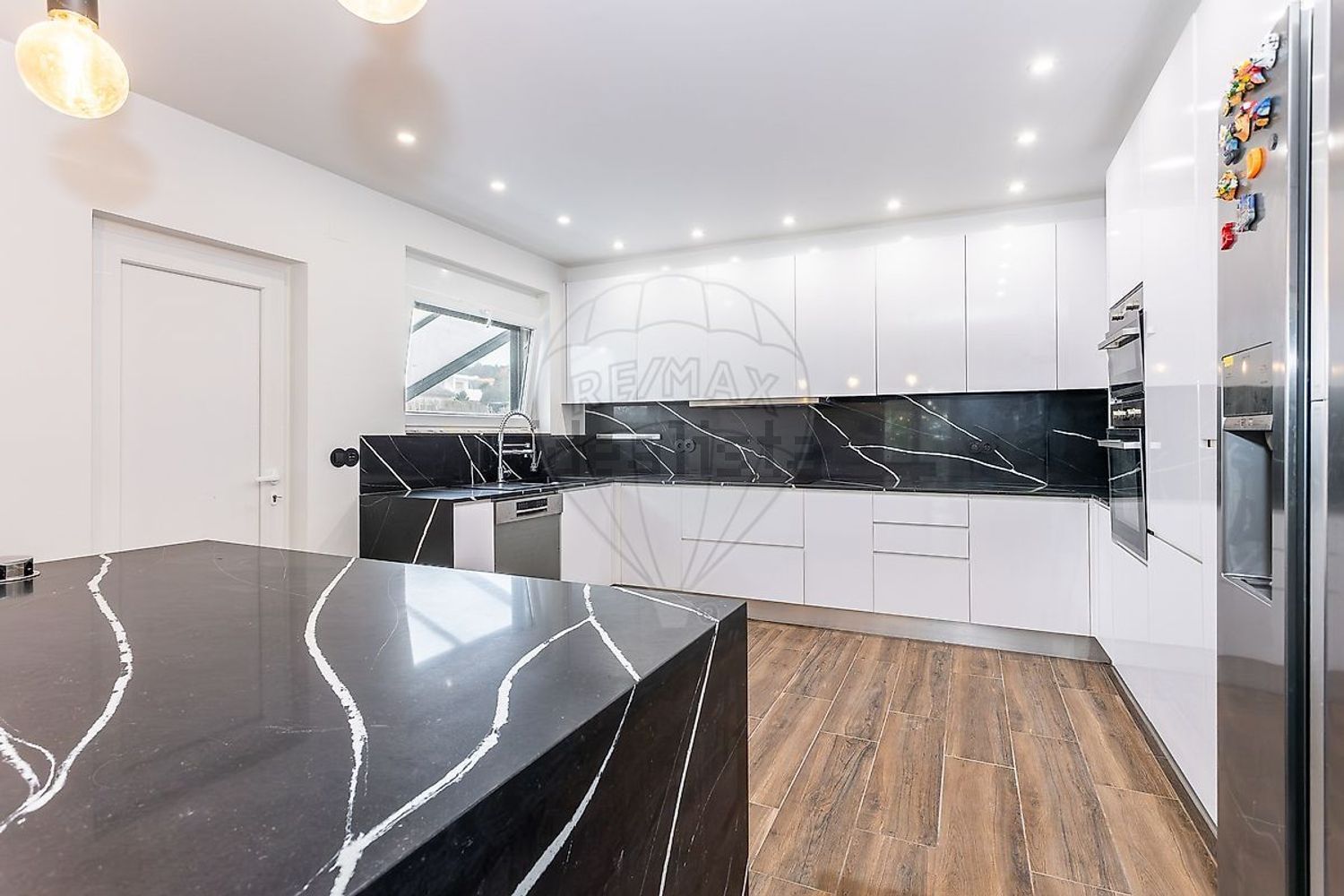 小楼房或独栋别墅出售在Rua Central - 厨房