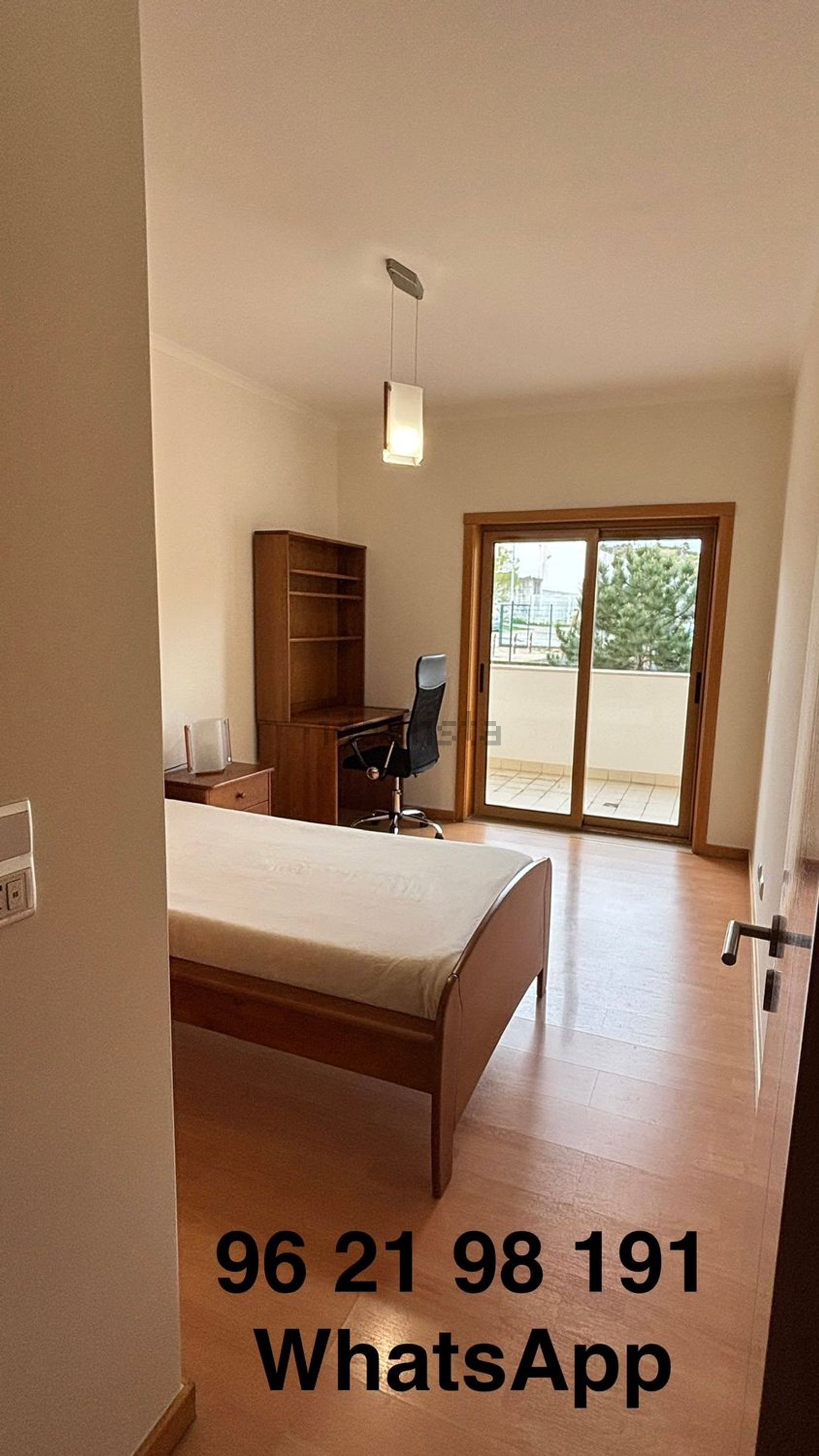 出租房间在Avenida Fernando Valle, 2 - 卧室