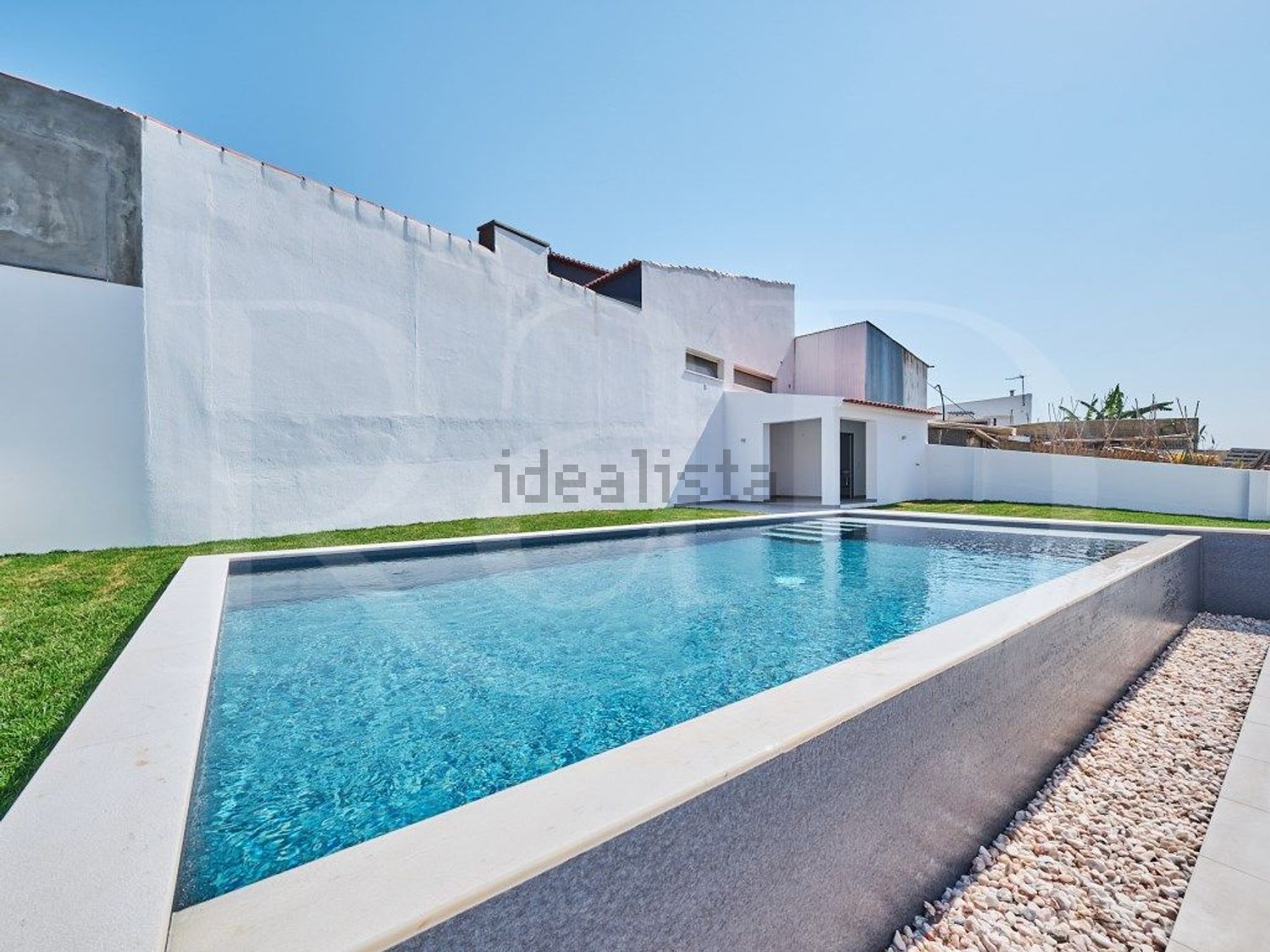 小楼房或独栋别墅出售在Rua do Massapêz, 43 - 游泳池