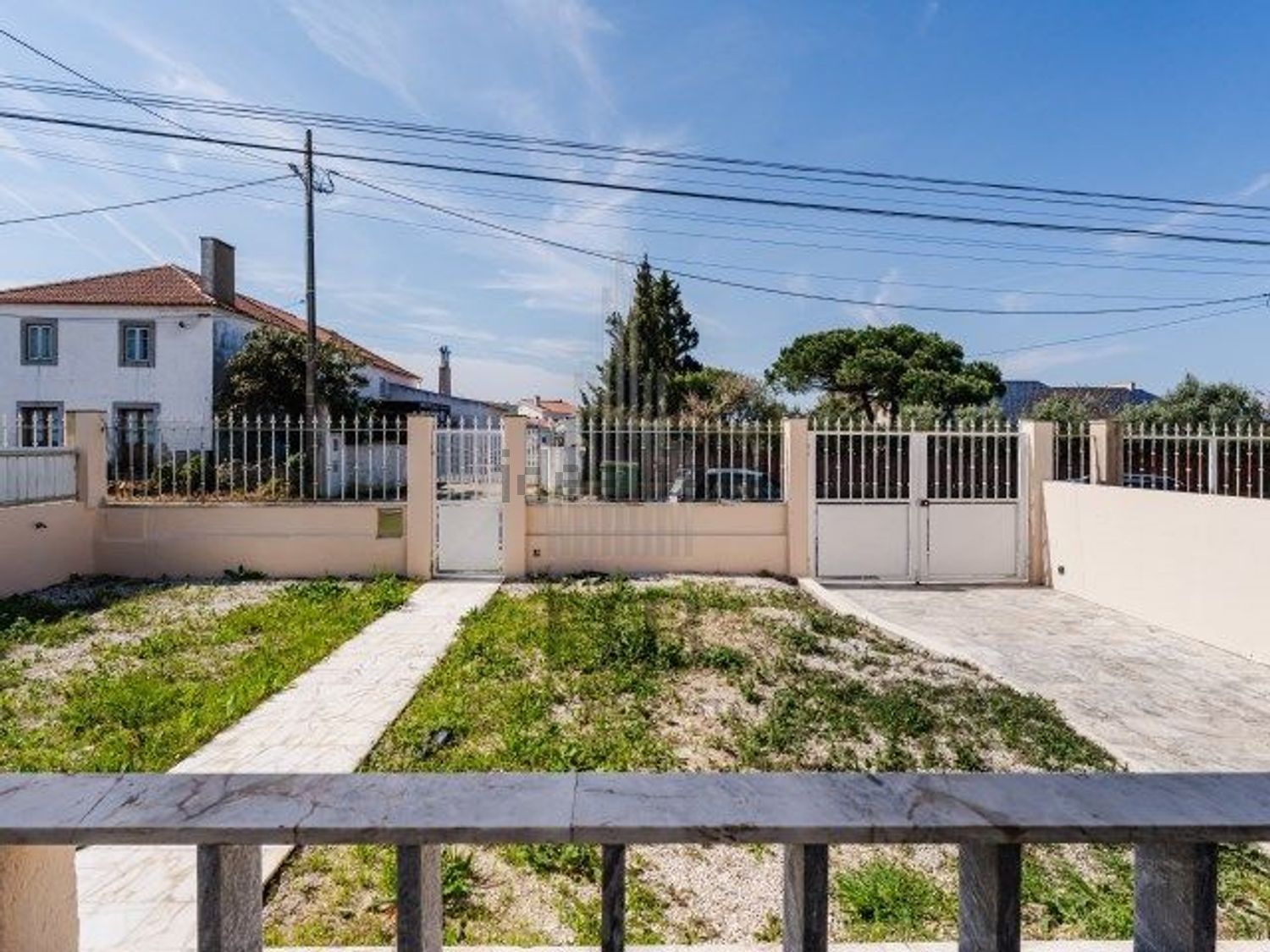 出租小楼房或独栋别墅在Rua do Arneiro - 外立面