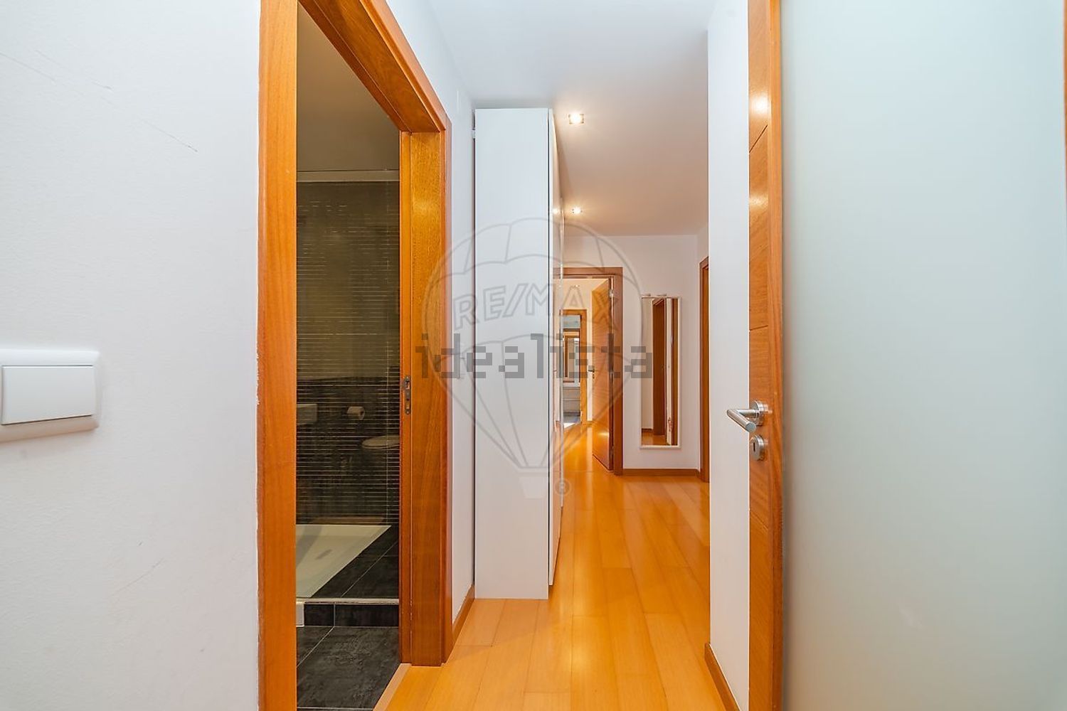 公寓 t3出售在Rua Manuel Teixeira Gomes - 过道