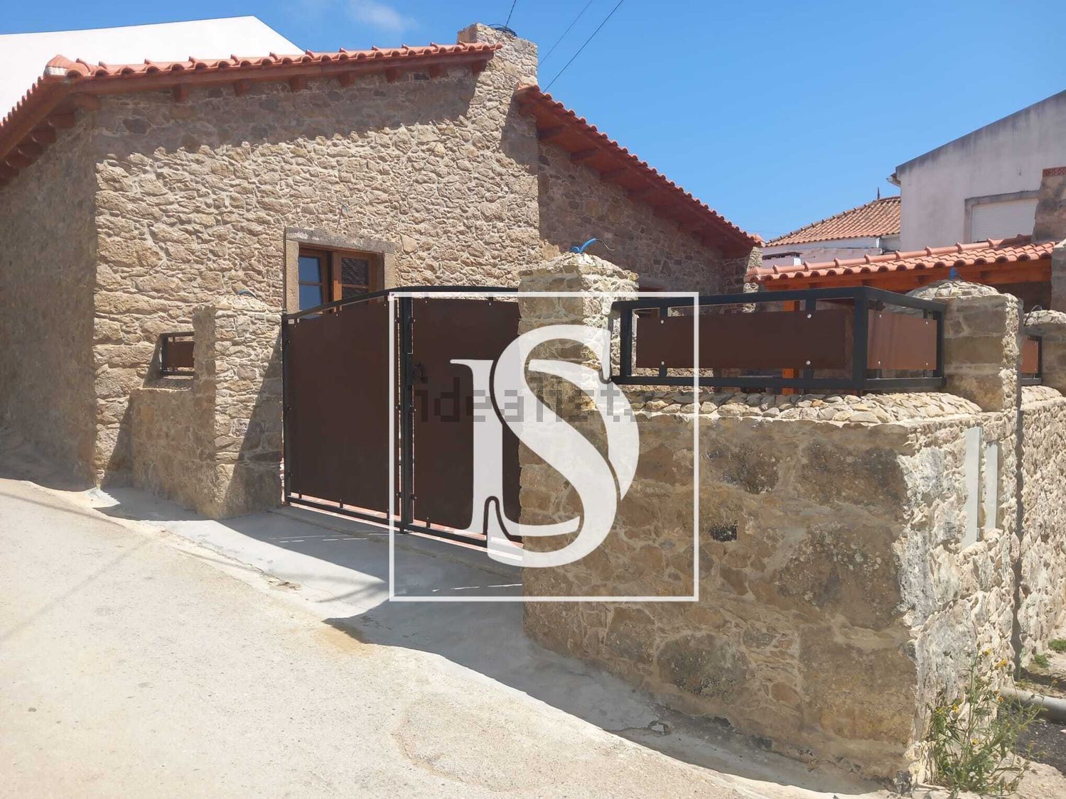 联排别墅出售在São Bartolomeu dos Galegos e Moledo - 外立面