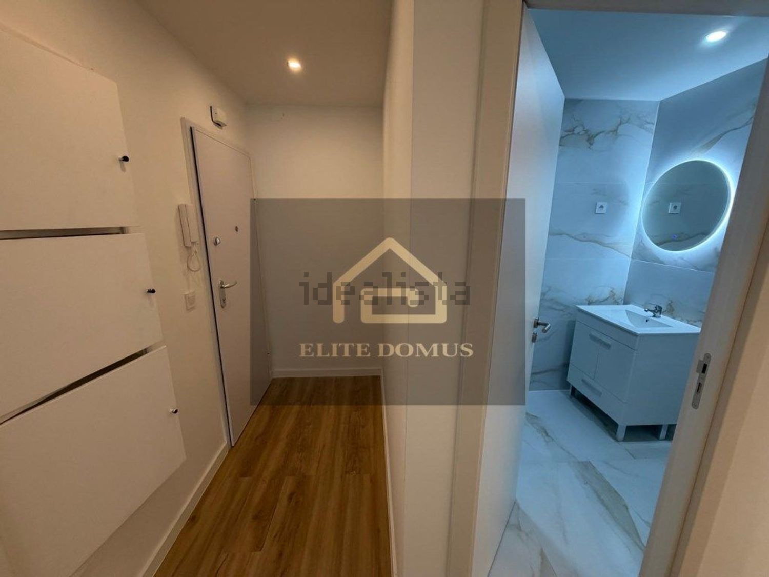 公寓 t2出售在Rua Jaime Martins Barata - 照片