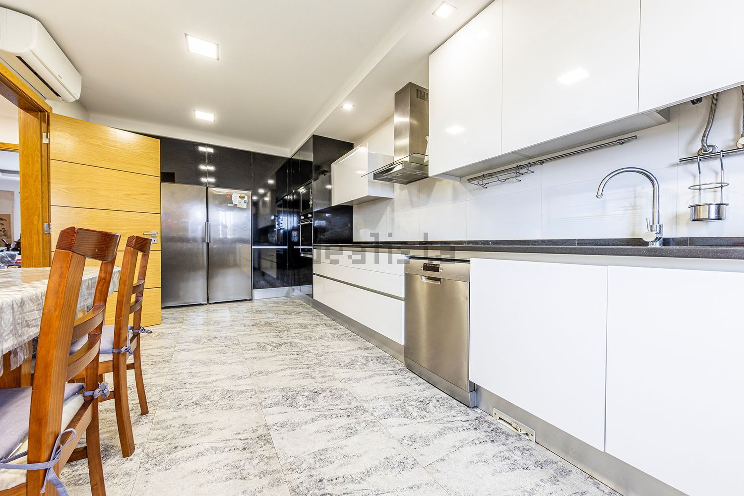 双拼别墅出售在Rua José de Sousa Saramago - 厨房