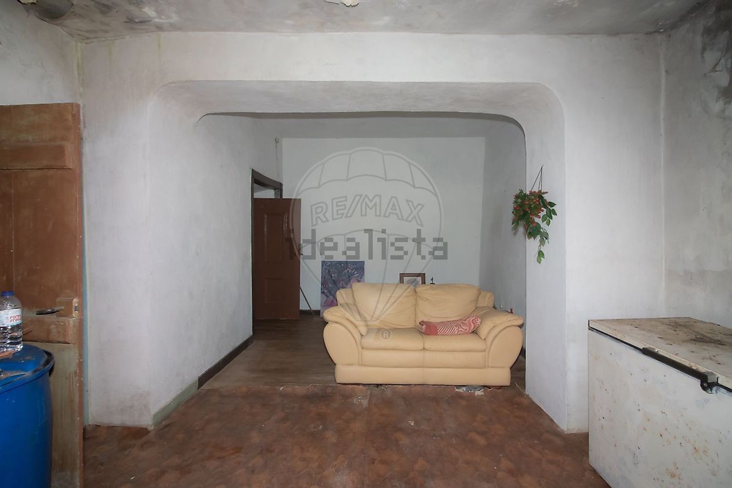 小楼房或独栋别墅出售在São Quintino - 卧室