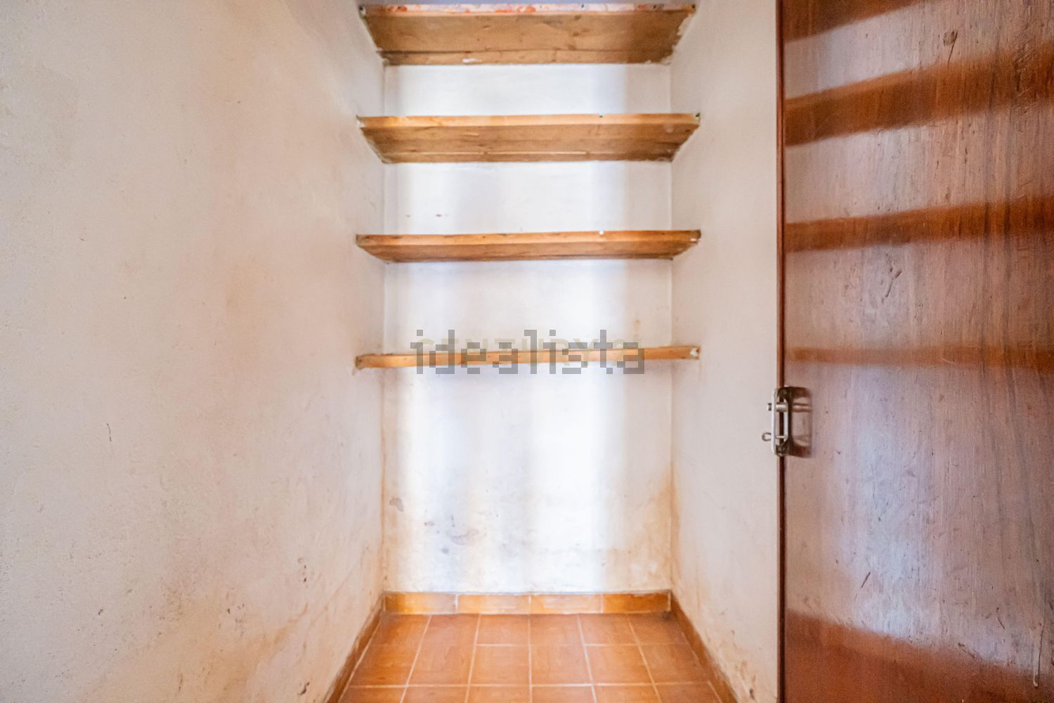 小楼房或独栋别墅出售在Rua General Humberto Delgado, 6 - 详情