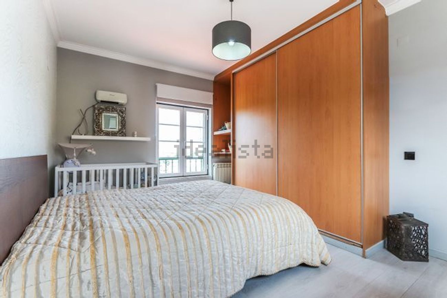 小楼房或独栋别墅出售在Praceta Santo António - 卧室