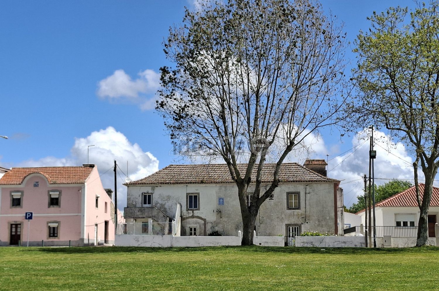 小楼房或独栋别墅出售在Rua Primeiro de Maio, 112 - 外立面