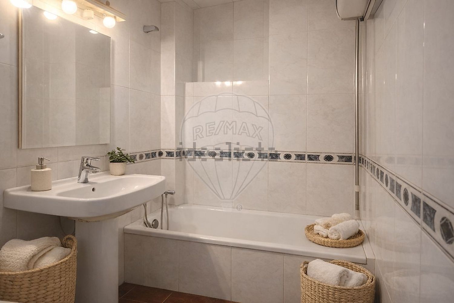 公寓 t2出售在Rua Montepio Geral - 卫生间