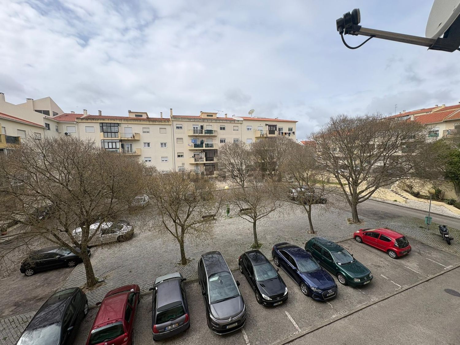 出租公寓 t2在Rua Armando Cortesão, 28 - 视线